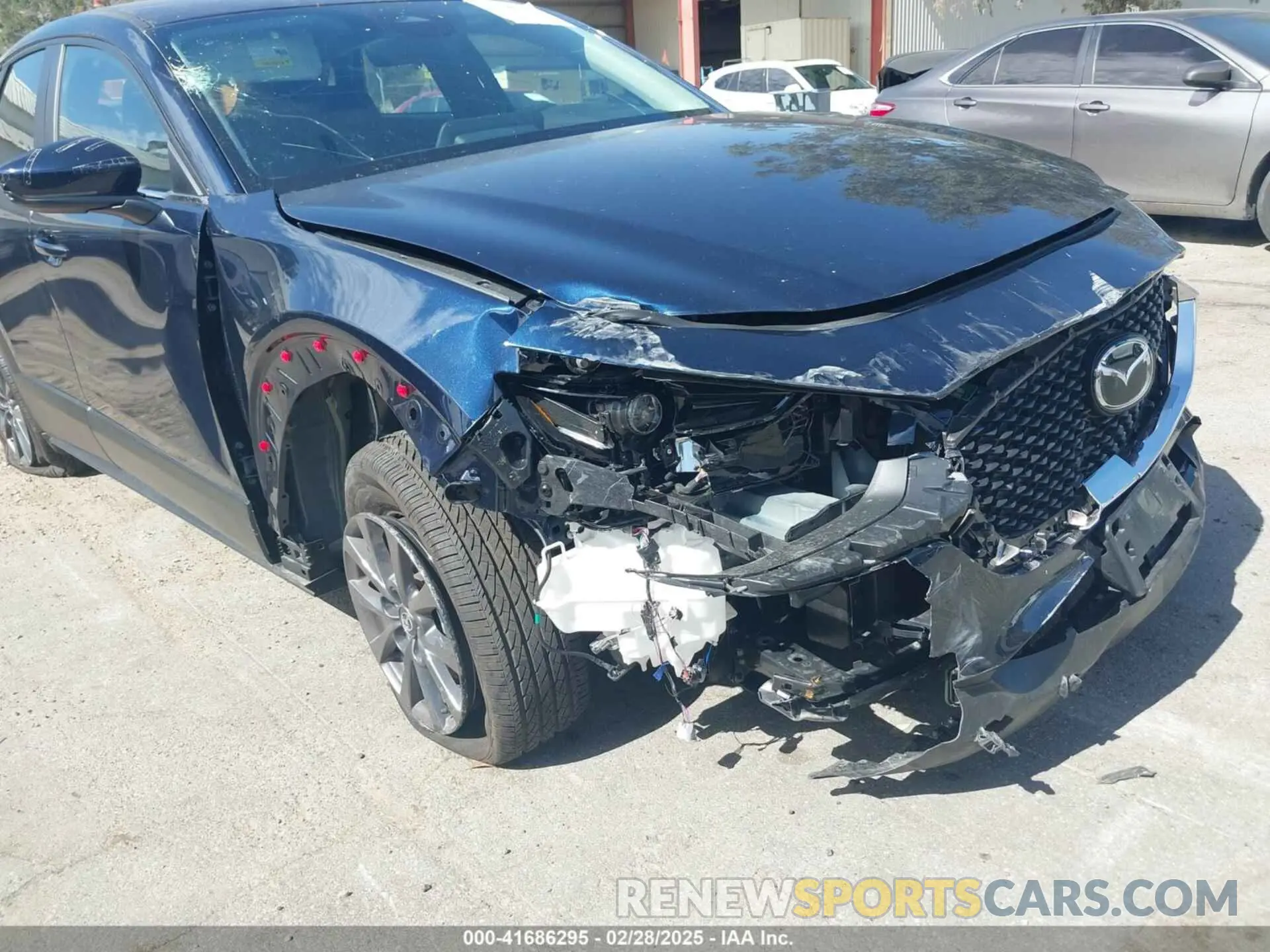 17 Photograph of a damaged car 3MVDMBAM8RM646401 MAZDA CX-30 2024