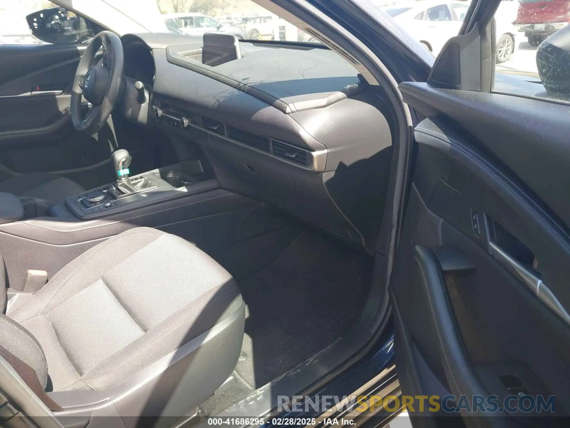 5 Photograph of a damaged car 3MVDMBAM8RM646401 MAZDA CX-30 2024