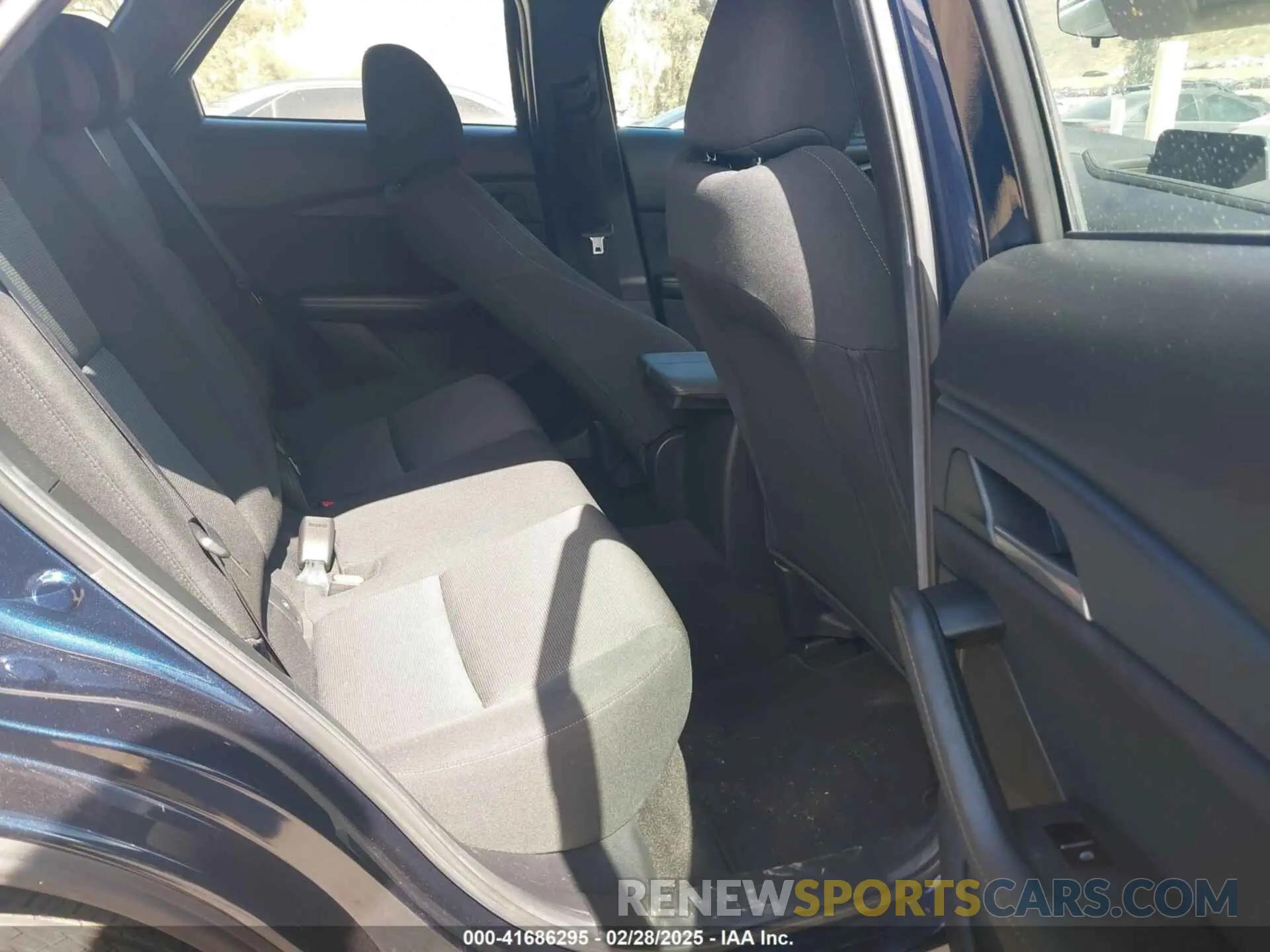 8 Photograph of a damaged car 3MVDMBAM8RM646401 MAZDA CX-30 2024