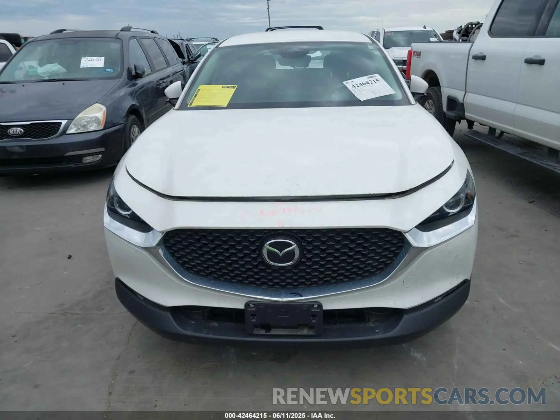 12 Photograph of a damaged car 3MVDMBAM8RM675588 MAZDA CX-30 2024