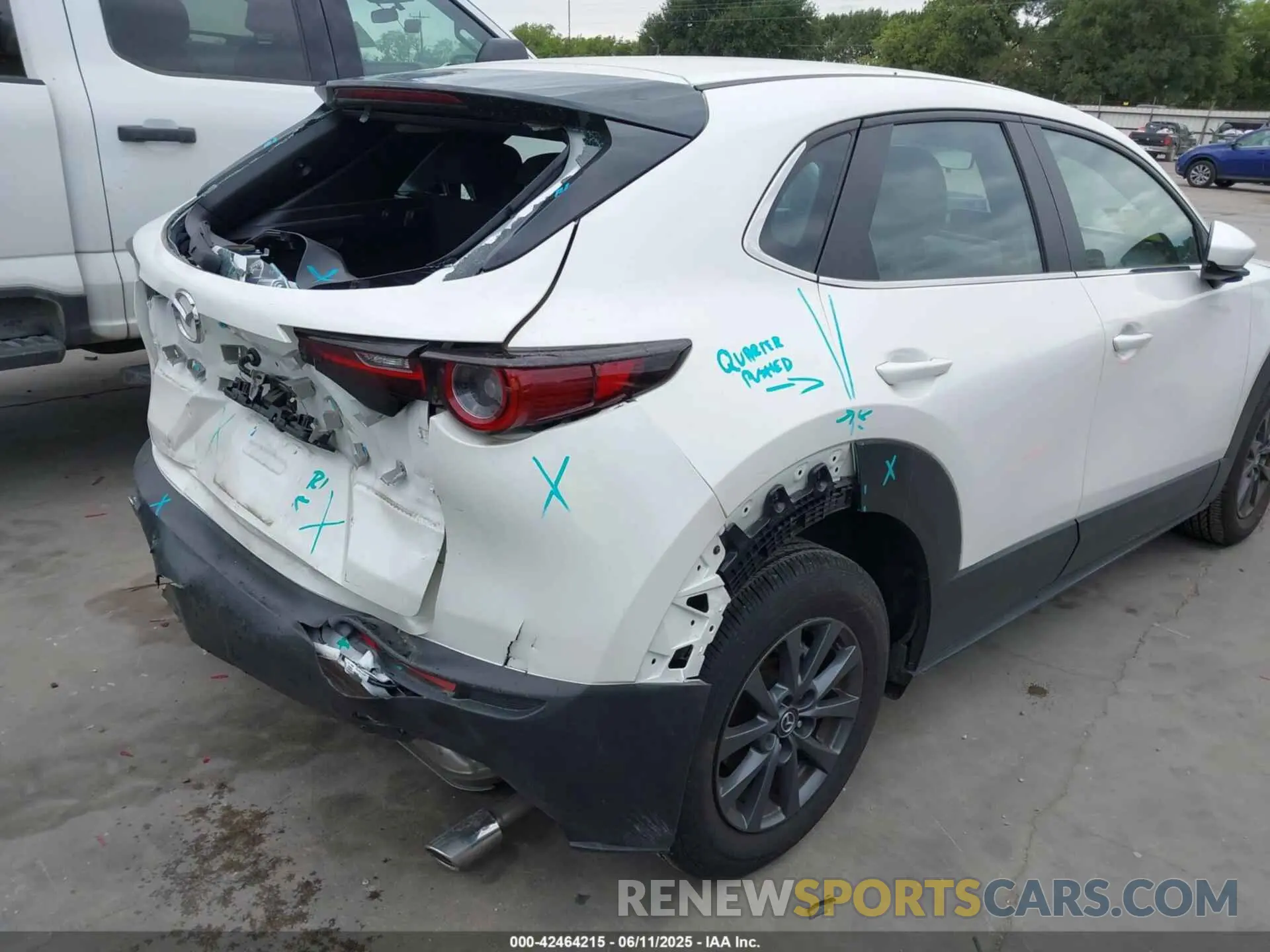 4 Photograph of a damaged car 3MVDMBAM8RM675588 MAZDA CX-30 2024