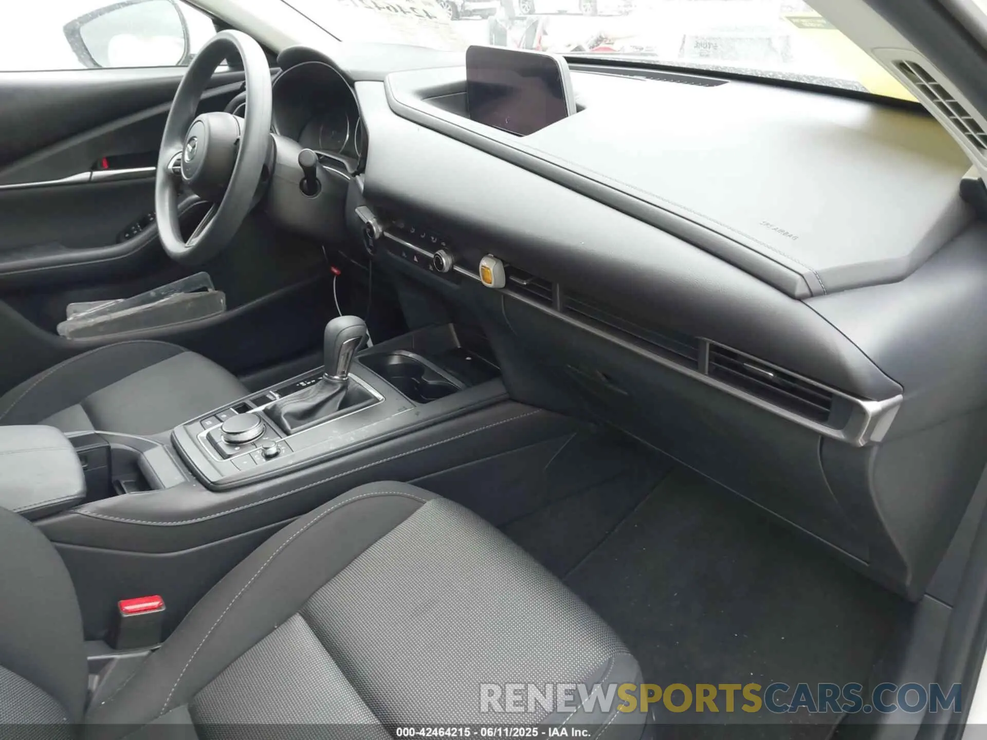5 Photograph of a damaged car 3MVDMBAM8RM675588 MAZDA CX-30 2024
