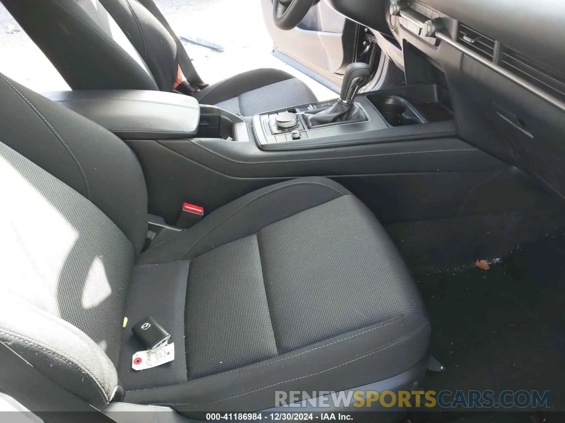 5 Photograph of a damaged car 3MVDMBAM9RM633690 MAZDA CX-30 2024