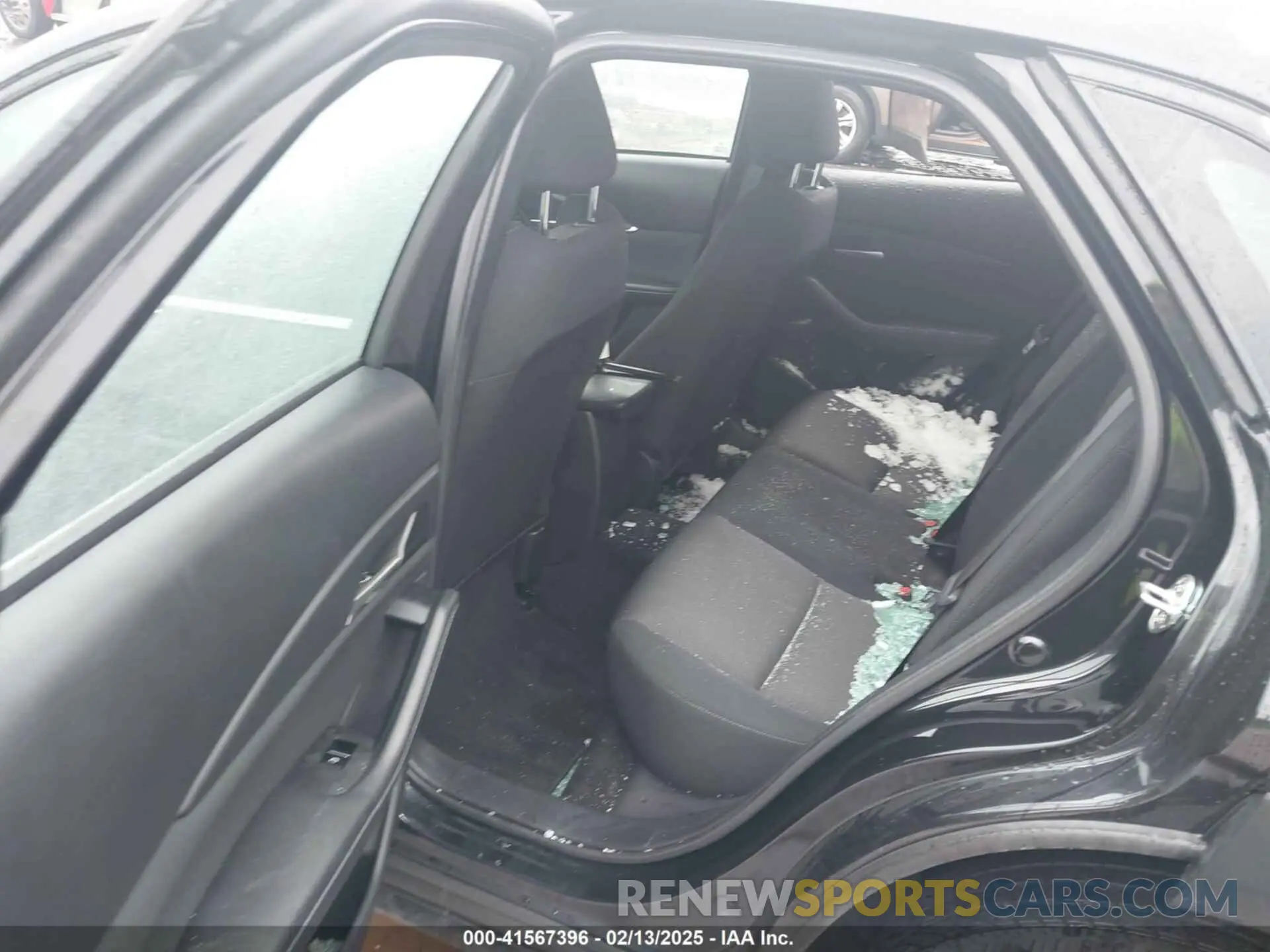 8 Photograph of a damaged car 3MVDMBAMXRM630295 MAZDA CX-30 2024