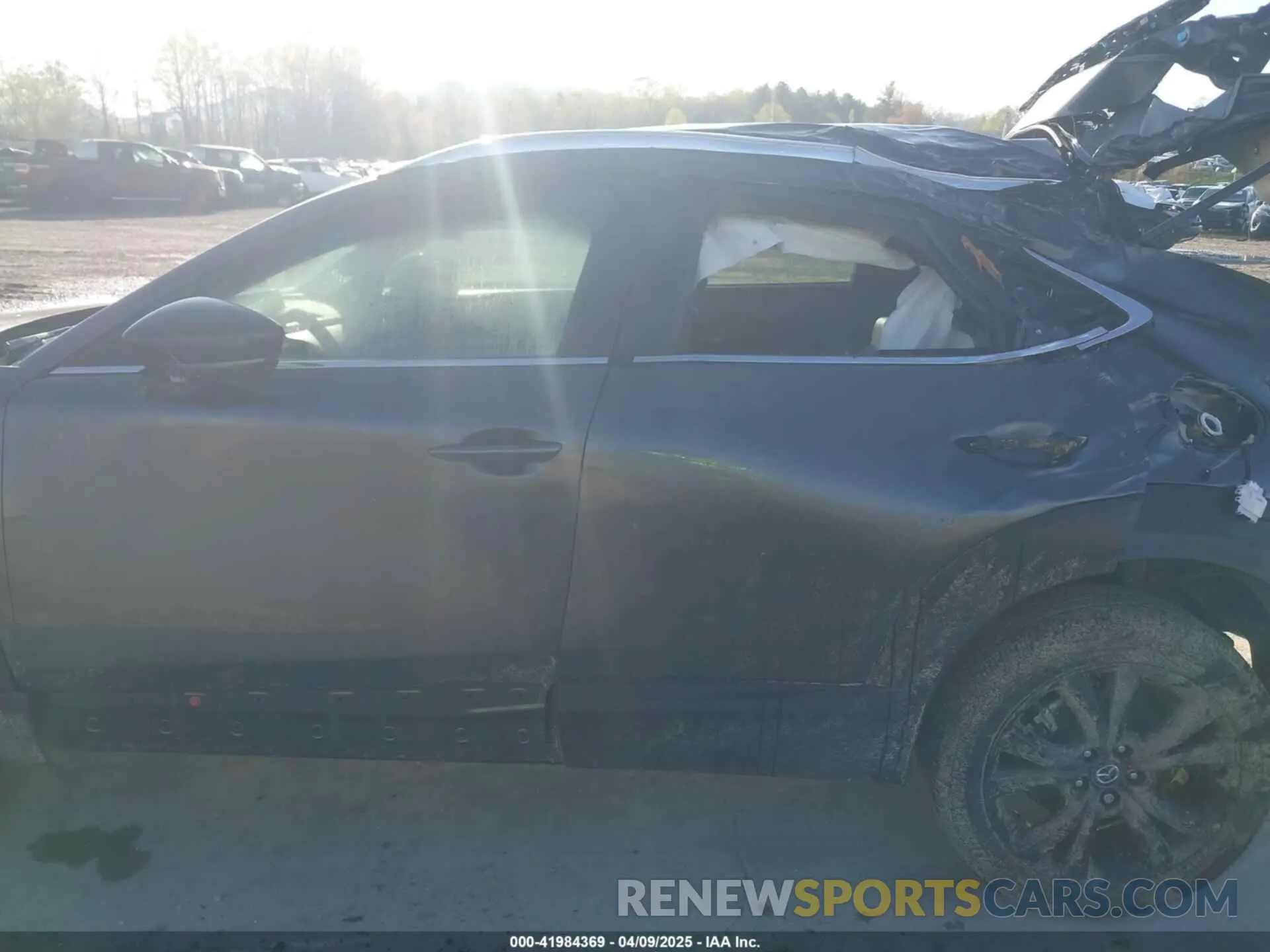 15 Photograph of a damaged car 3MVDMBBM0RM646018 MAZDA CX-30 2024