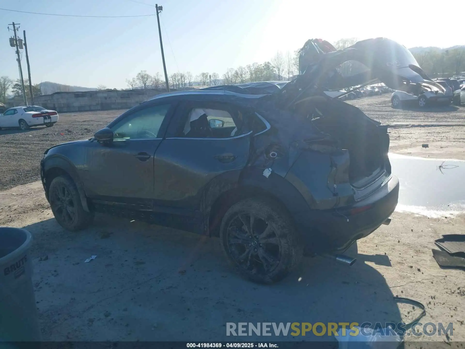 3 Photograph of a damaged car 3MVDMBBM0RM646018 MAZDA CX-30 2024