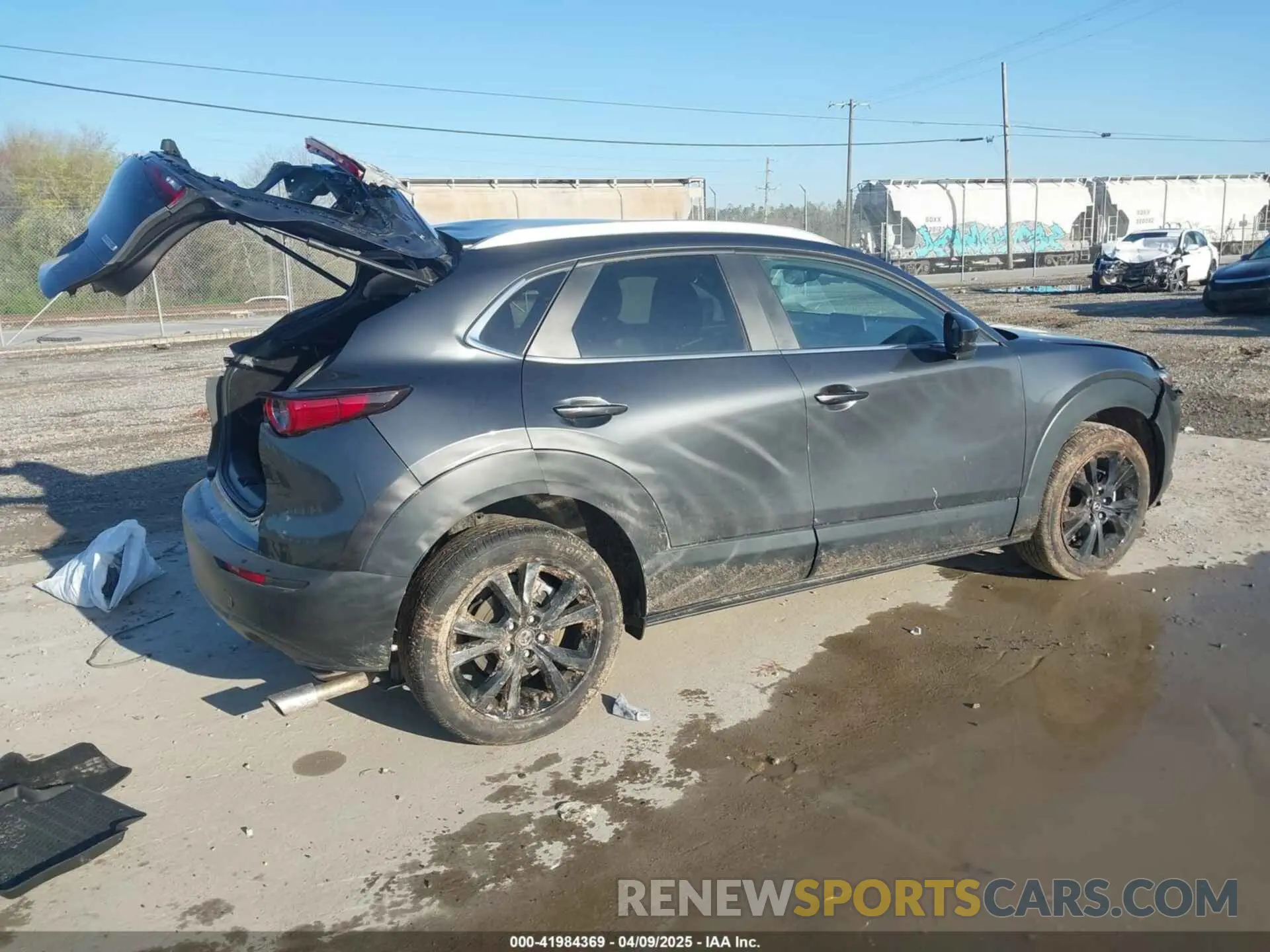 4 Photograph of a damaged car 3MVDMBBM0RM646018 MAZDA CX-30 2024