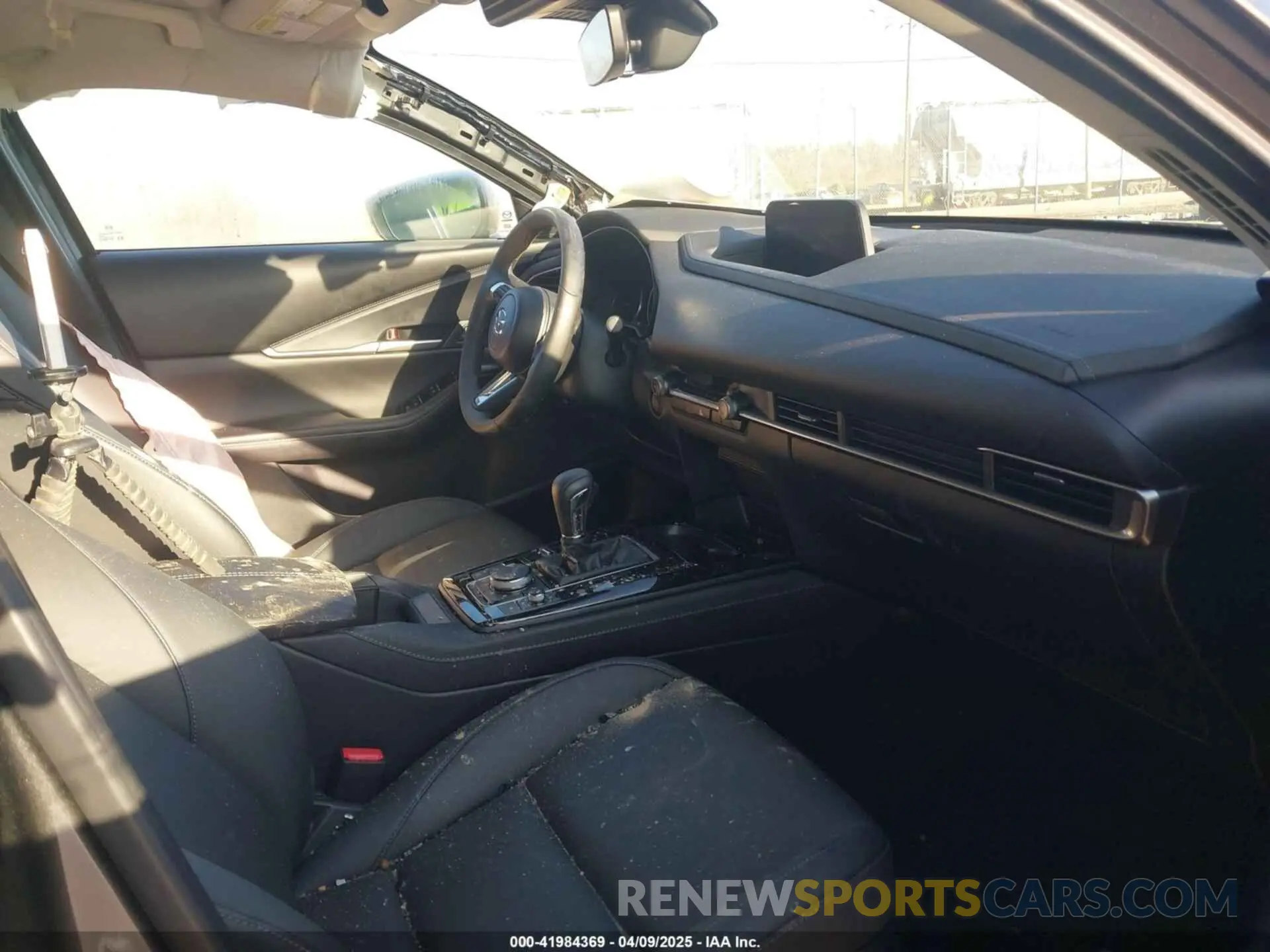 5 Photograph of a damaged car 3MVDMBBM0RM646018 MAZDA CX-30 2024