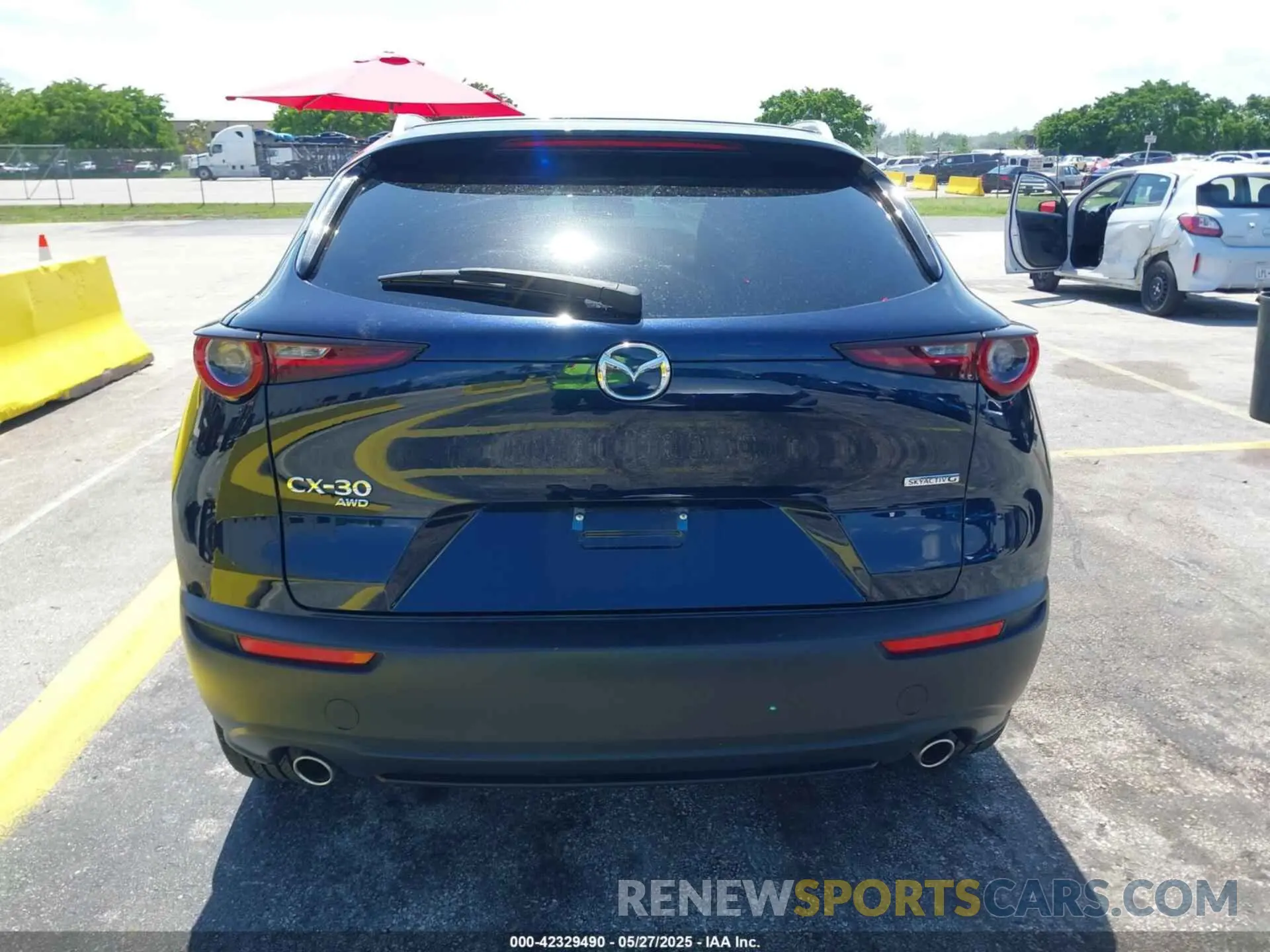 16 Photograph of a damaged car 3MVDMBBM0RM697731 MAZDA CX-30 2024