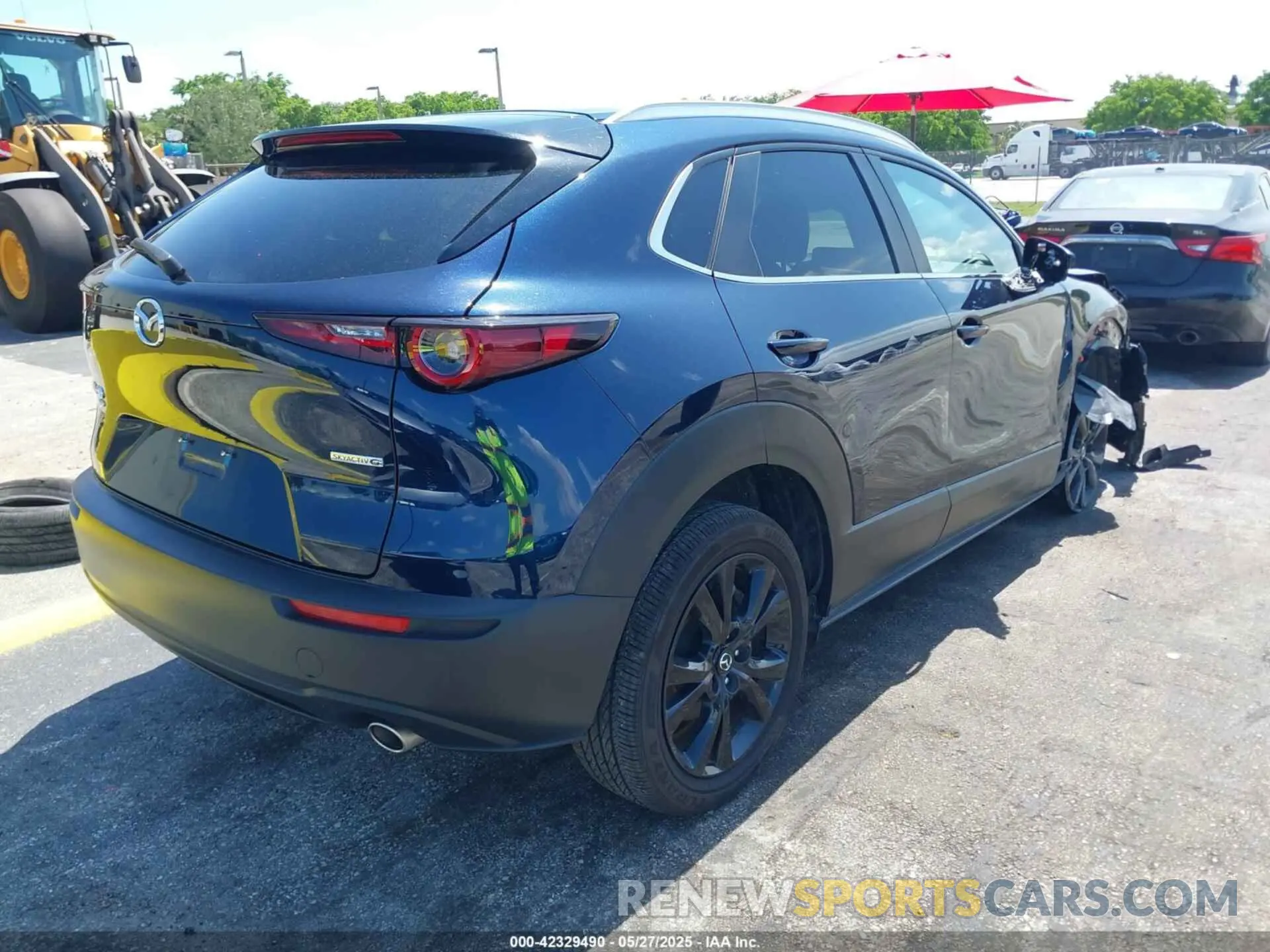 4 Photograph of a damaged car 3MVDMBBM0RM697731 MAZDA CX-30 2024