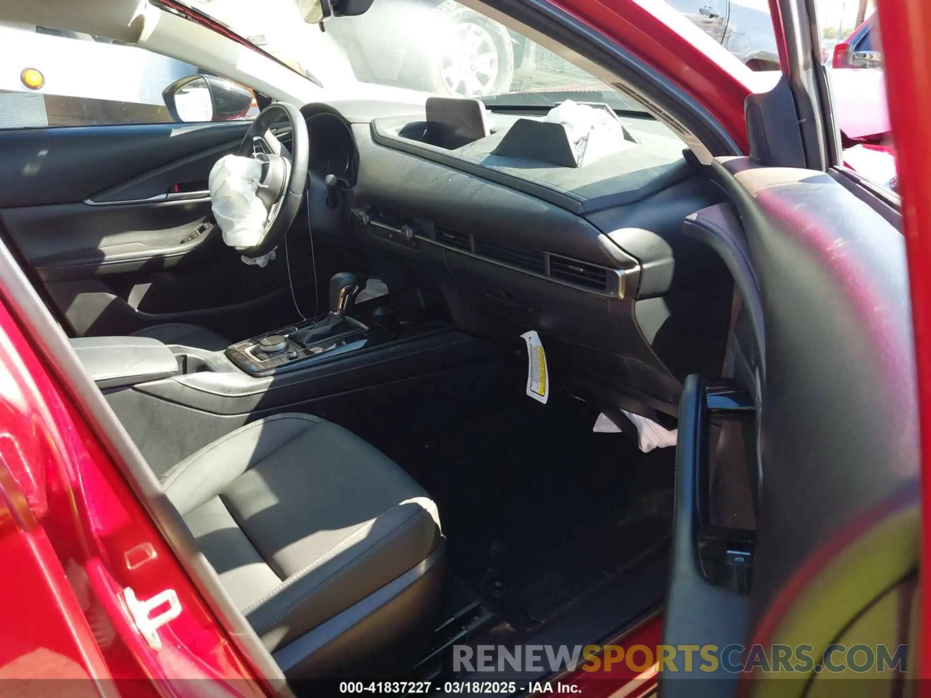 5 Photograph of a damaged car 3MVDMBBM0RM707223 MAZDA CX-30 2024