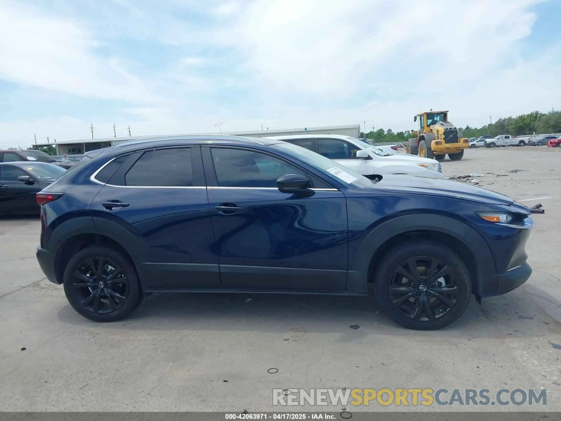 13 Photograph of a damaged car 3MVDMBBM1RM655682 MAZDA CX-30 2024