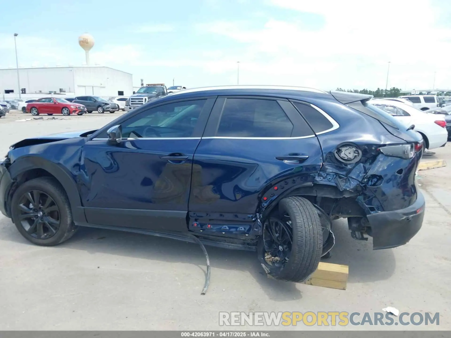 14 Photograph of a damaged car 3MVDMBBM1RM655682 MAZDA CX-30 2024