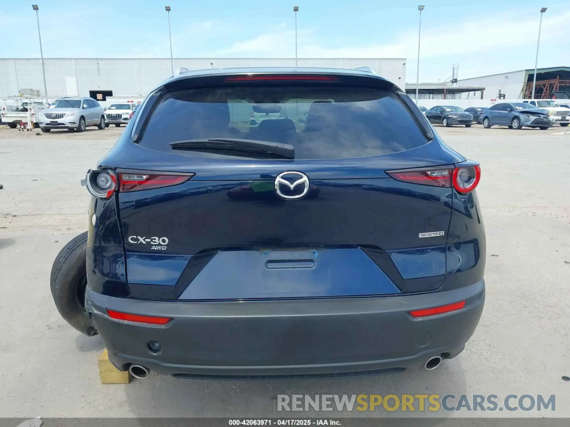 16 Photograph of a damaged car 3MVDMBBM1RM655682 MAZDA CX-30 2024