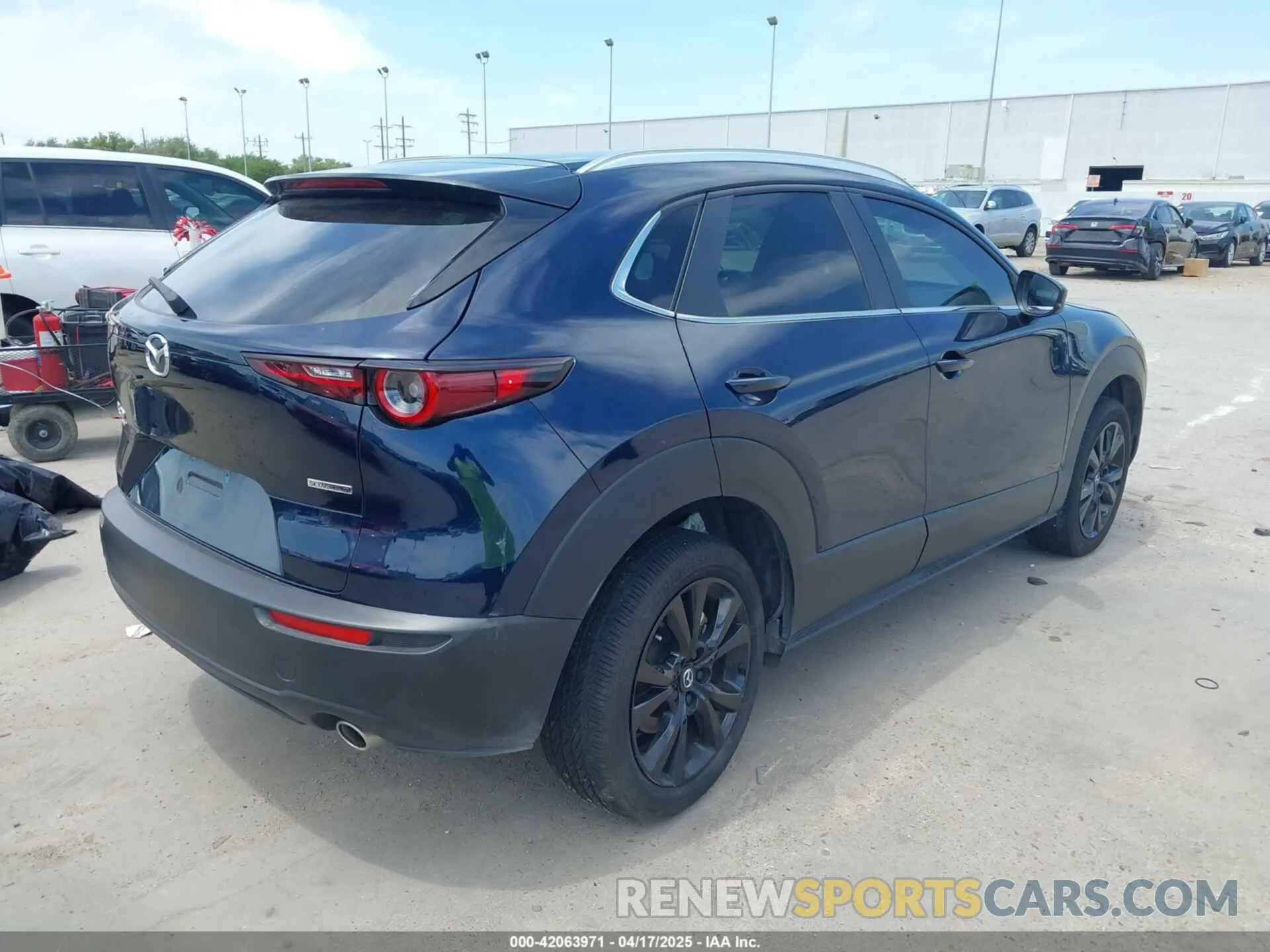 4 Photograph of a damaged car 3MVDMBBM1RM655682 MAZDA CX-30 2024