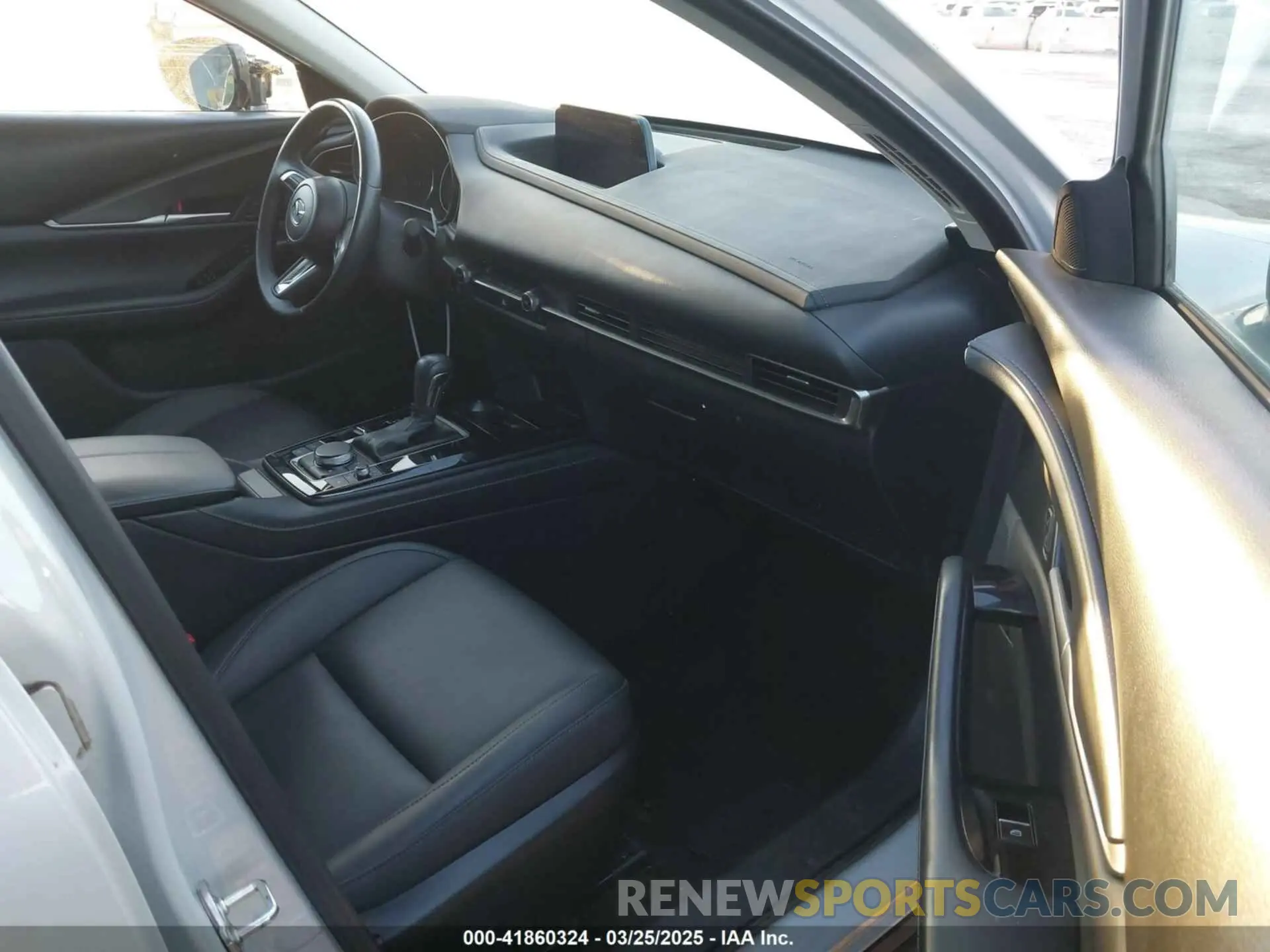 5 Photograph of a damaged car 3MVDMBBM1RM681019 MAZDA CX-30 2024