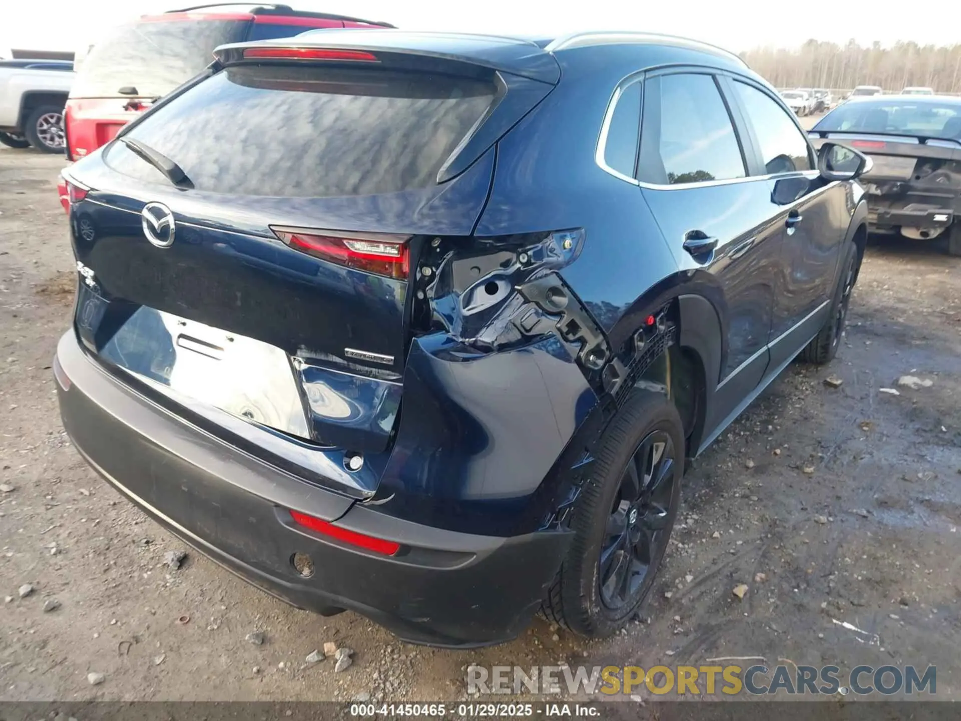 4 Photograph of a damaged car 3MVDMBBM1RM684583 MAZDA CX-30 2024