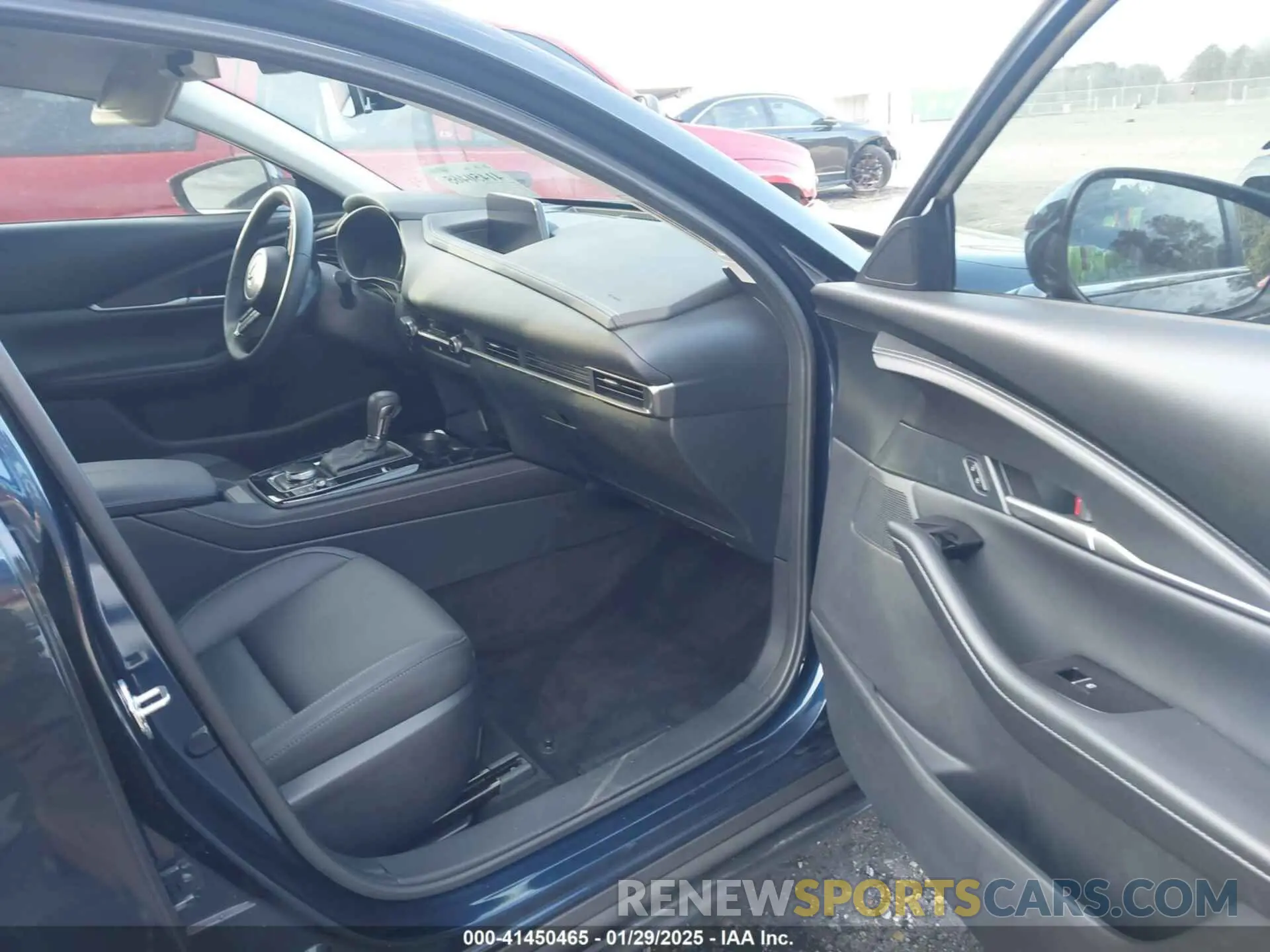 5 Photograph of a damaged car 3MVDMBBM1RM684583 MAZDA CX-30 2024