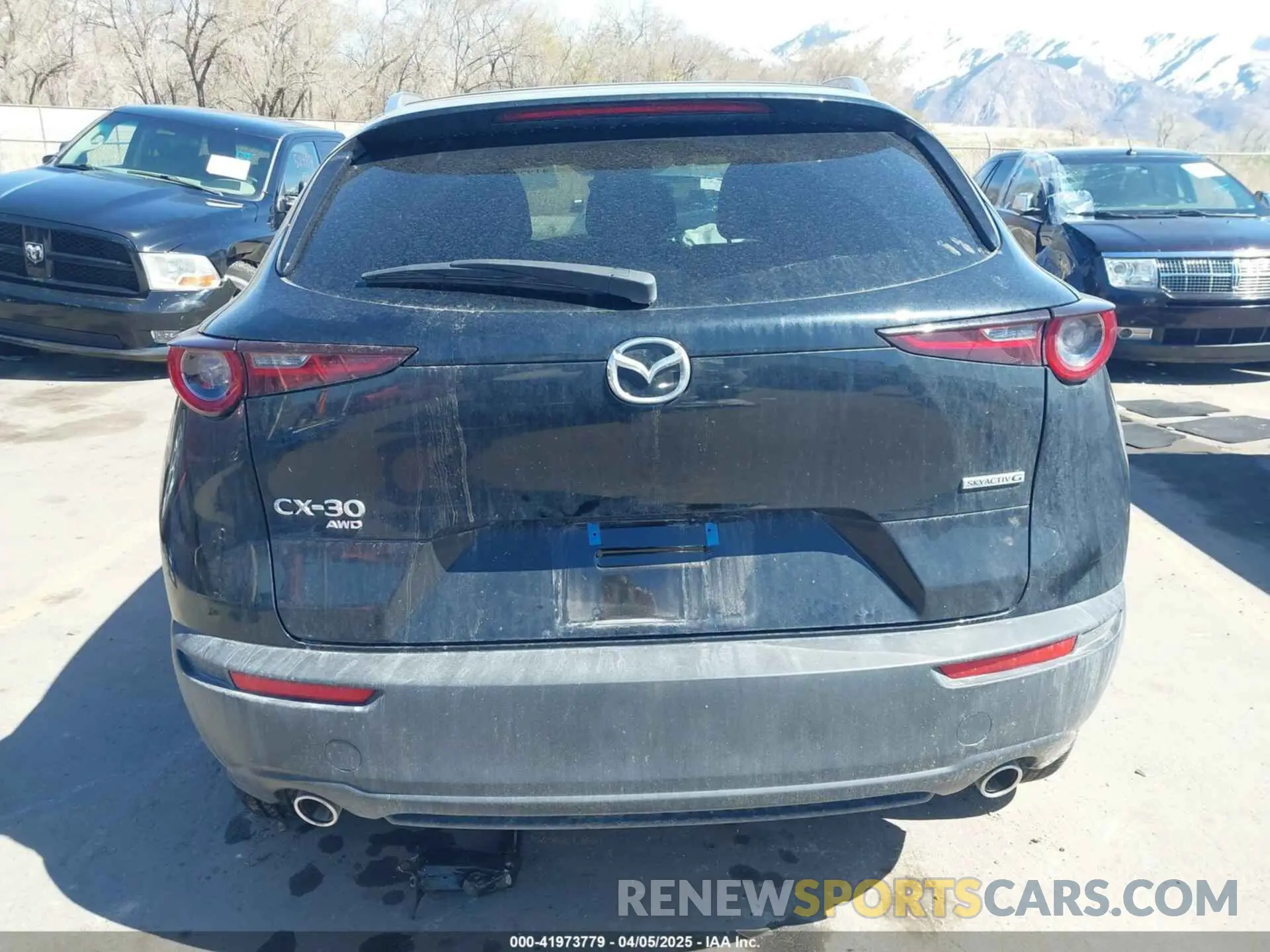 17 Photograph of a damaged car 3MVDMBBM1RM721342 MAZDA CX-30 2024