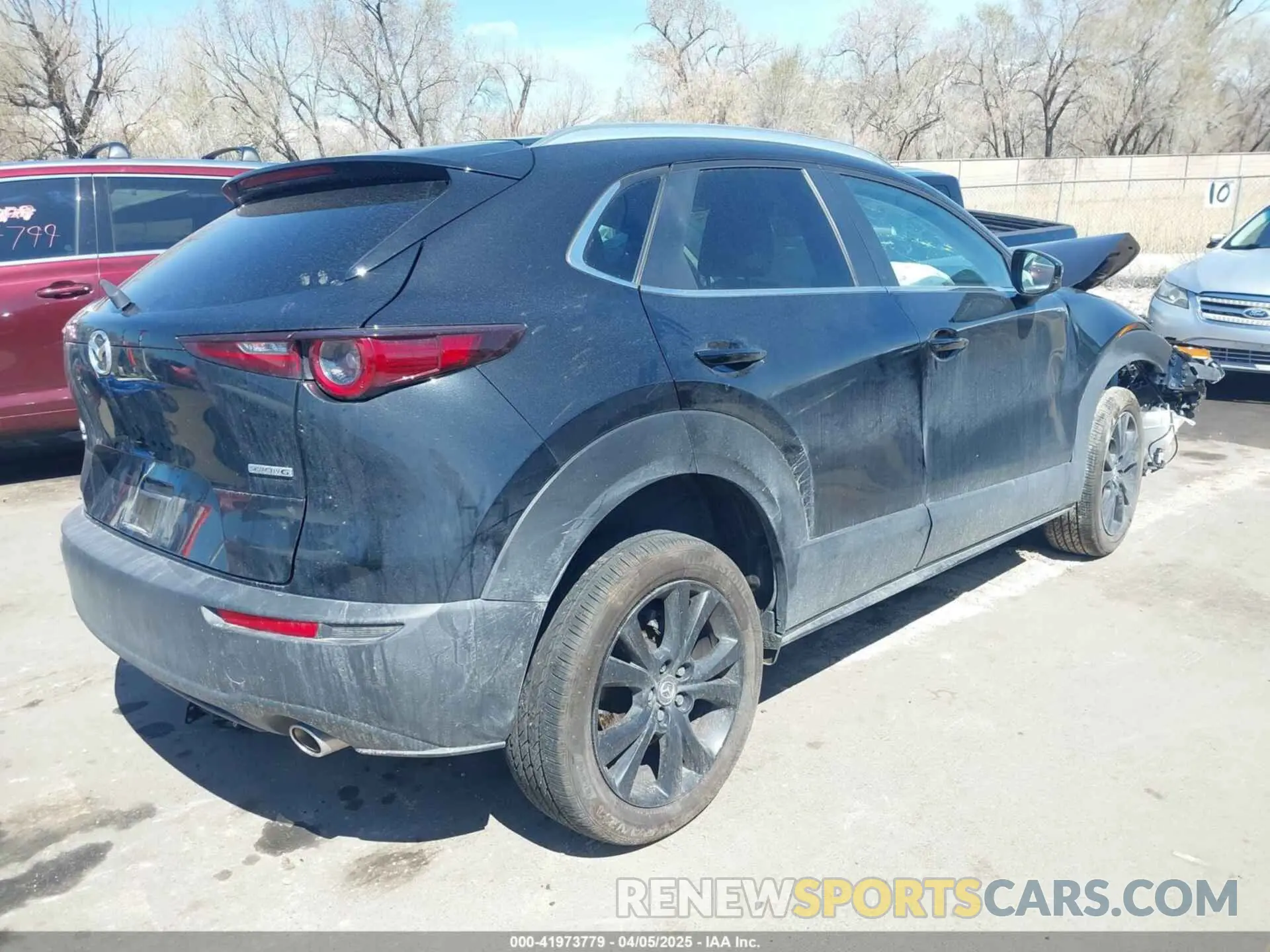 4 Photograph of a damaged car 3MVDMBBM1RM721342 MAZDA CX-30 2024