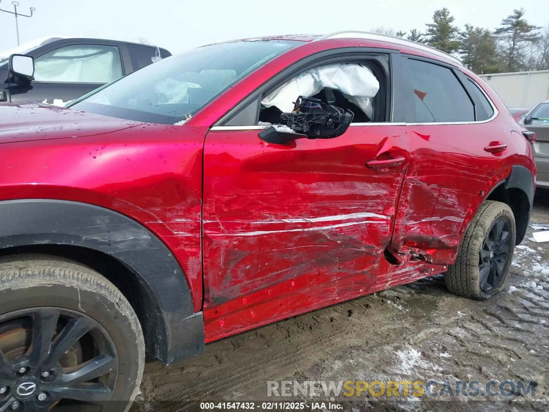 6 Photograph of a damaged car 3MVDMBBM2RM626546 MAZDA CX-30 2024