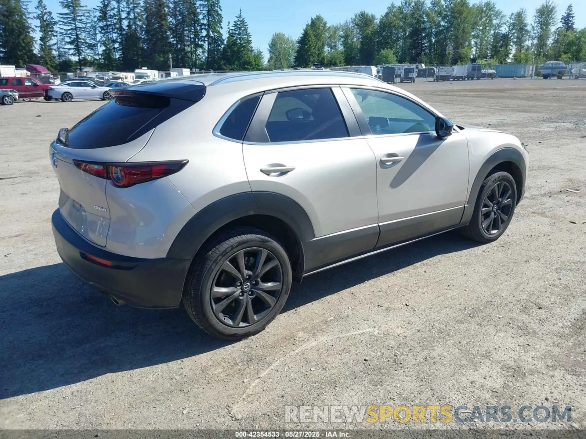 4 Photograph of a damaged car 3MVDMBBM2RM647154 MAZDA CX-30 2024