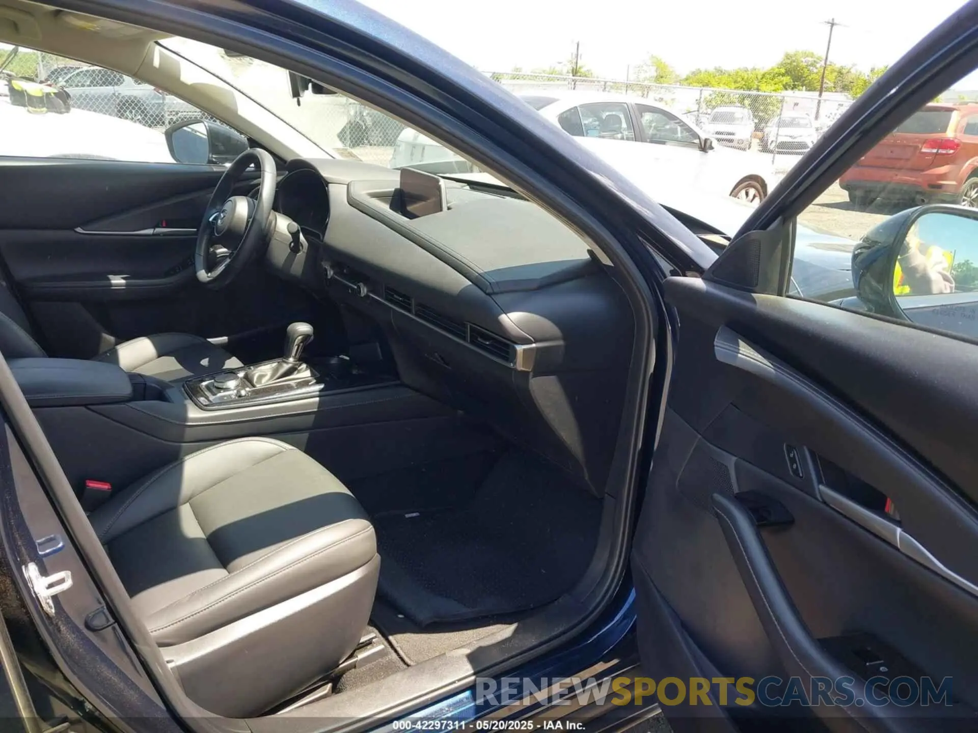 5 Photograph of a damaged car 3MVDMBBM2RM657781 MAZDA CX-30 2024