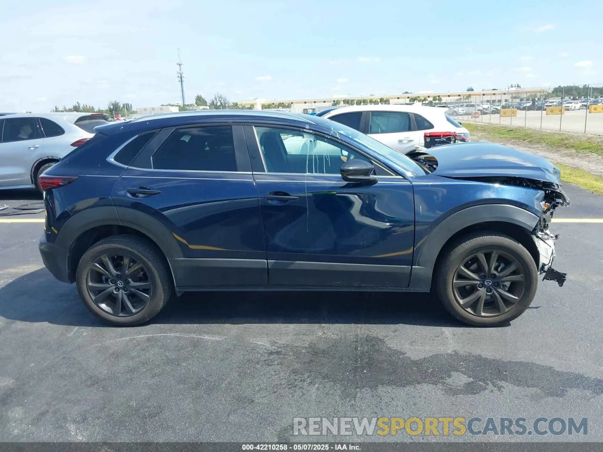 14 Photograph of a damaged car 3MVDMBBM2RM684687 MAZDA CX-30 2024