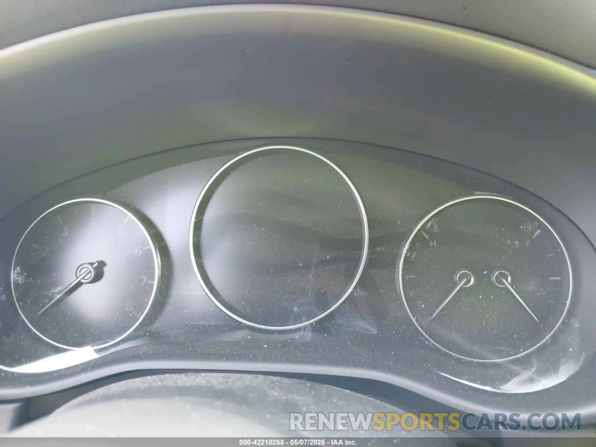 16 Photograph of a damaged car 3MVDMBBM2RM684687 MAZDA CX-30 2024