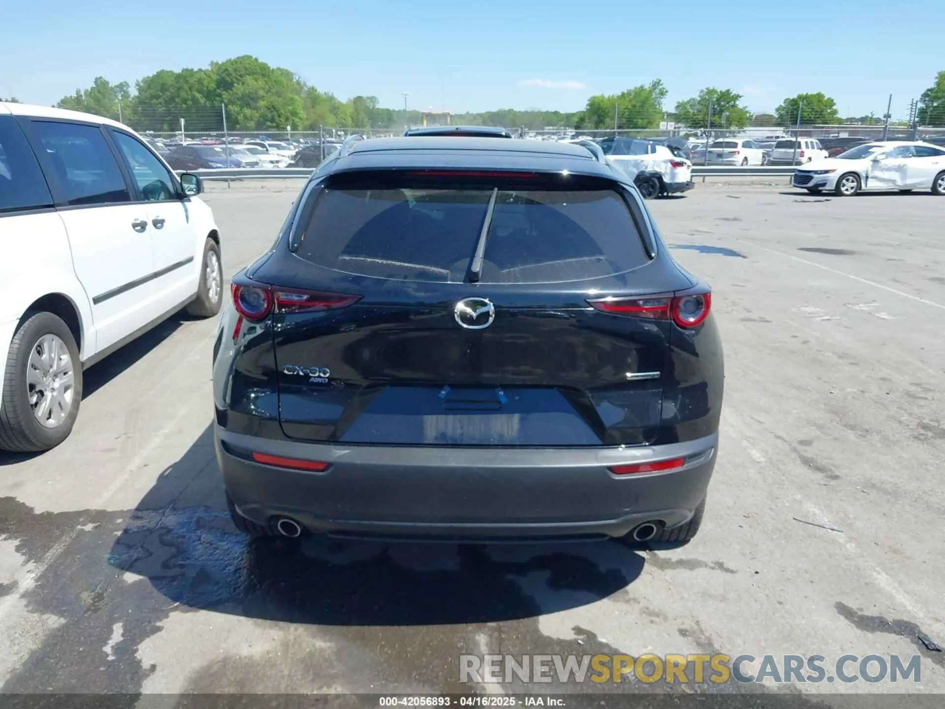 16 Photograph of a damaged car 3MVDMBBM2RM694278 MAZDA CX-30 2024