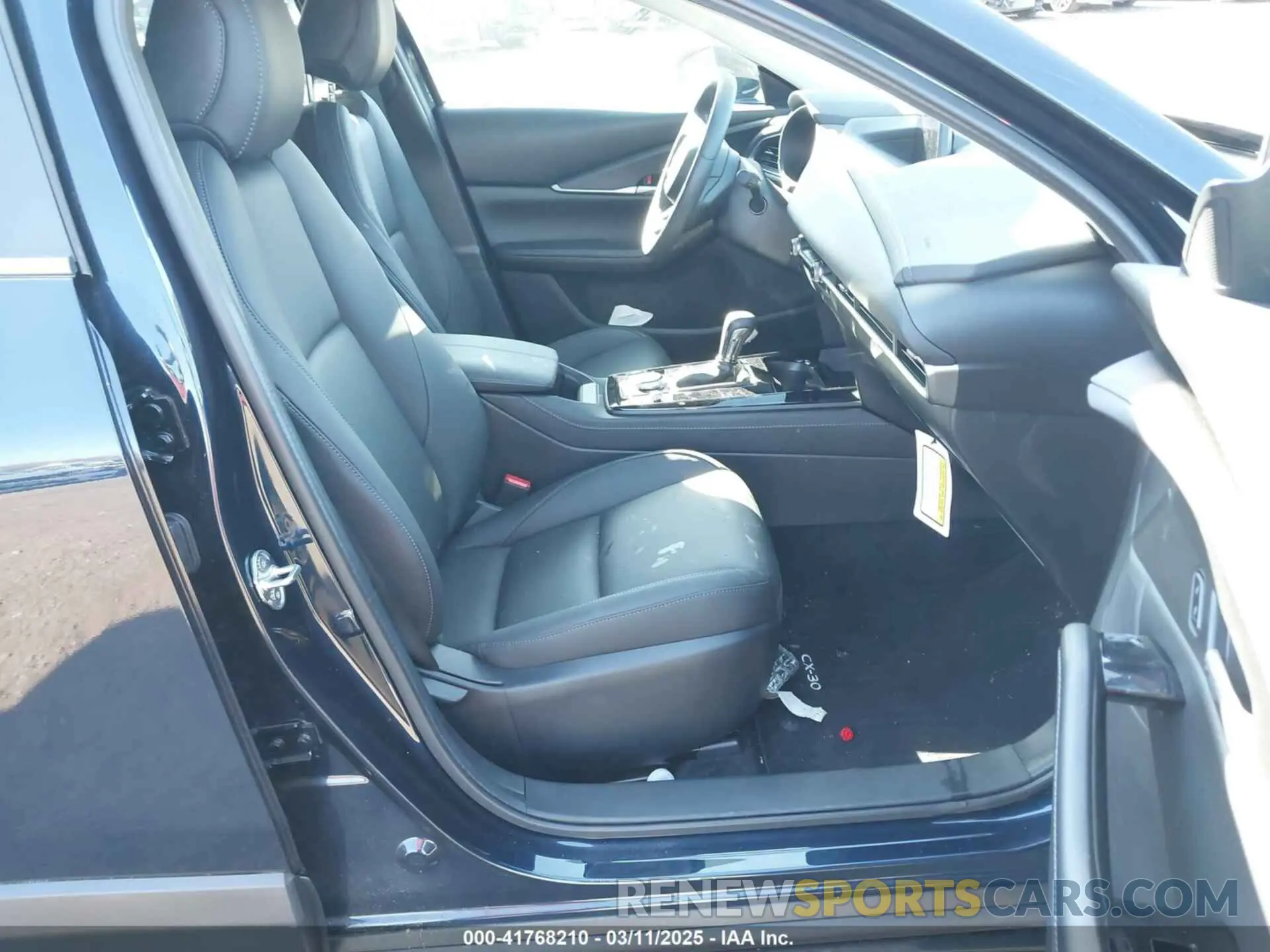 5 Photograph of a damaged car 3MVDMBBM3RM613417 MAZDA CX-30 2024