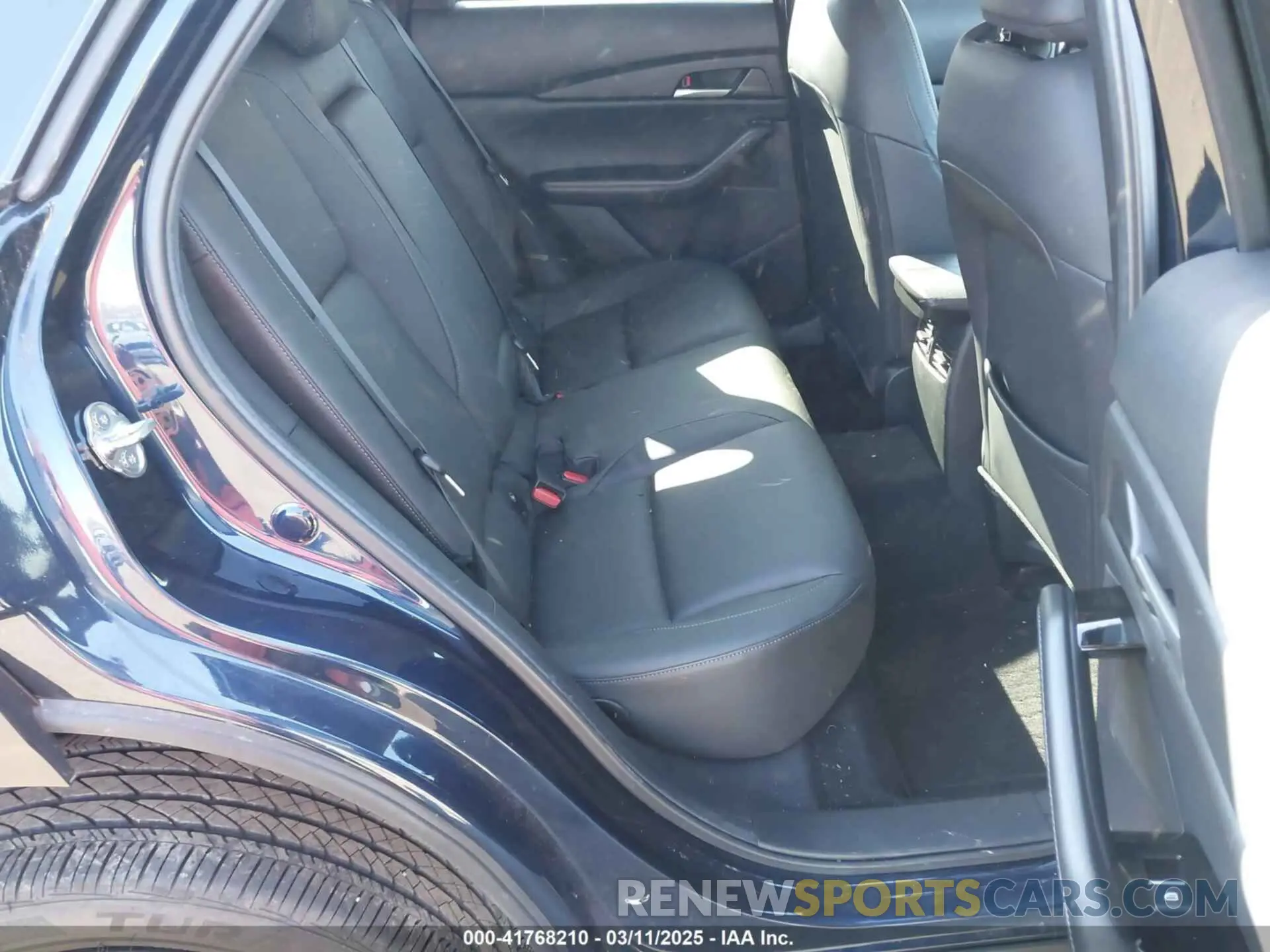 8 Photograph of a damaged car 3MVDMBBM3RM613417 MAZDA CX-30 2024