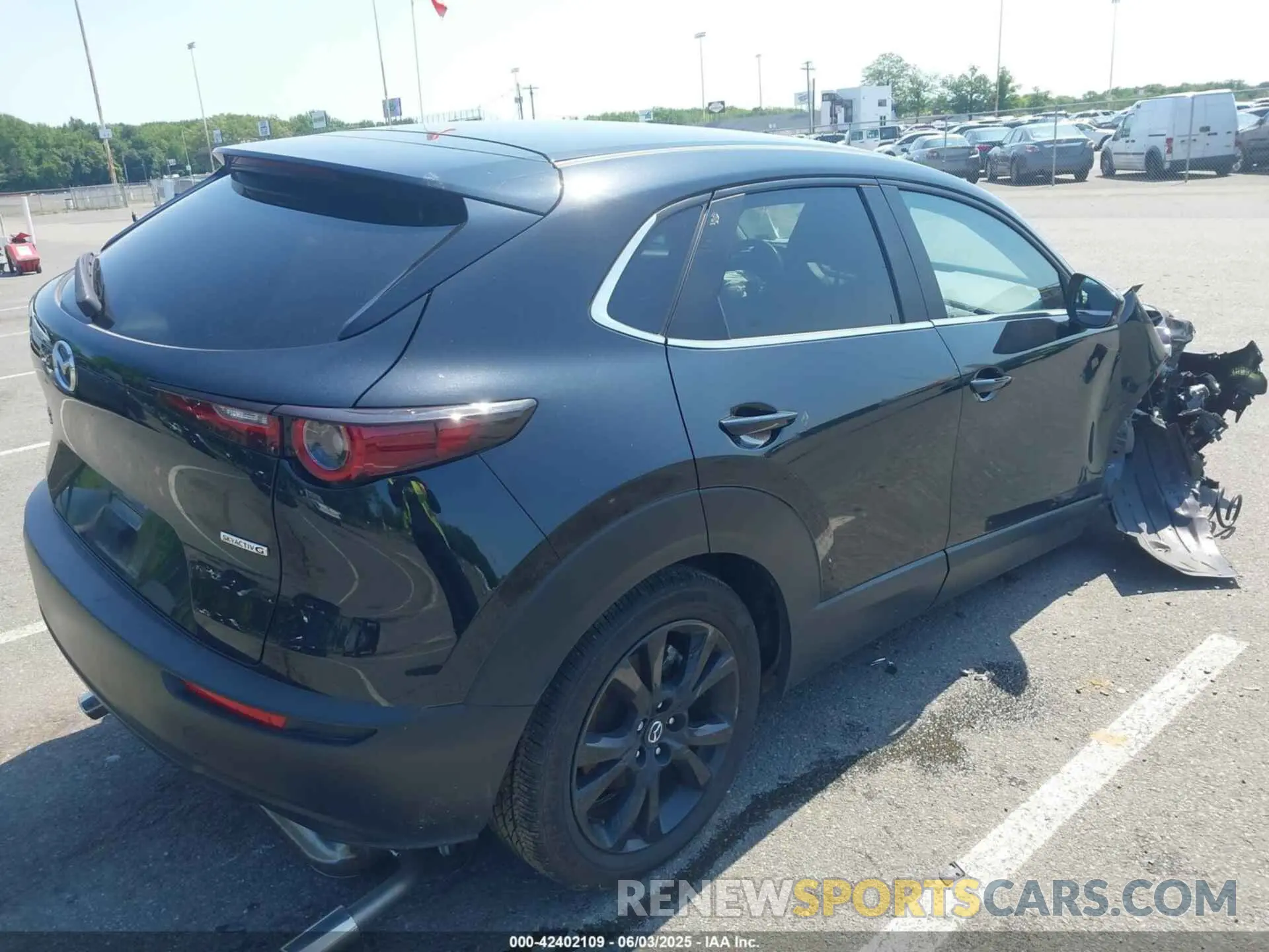 4 Photograph of a damaged car 3MVDMBBM3RM635109 MAZDA CX-30 2024