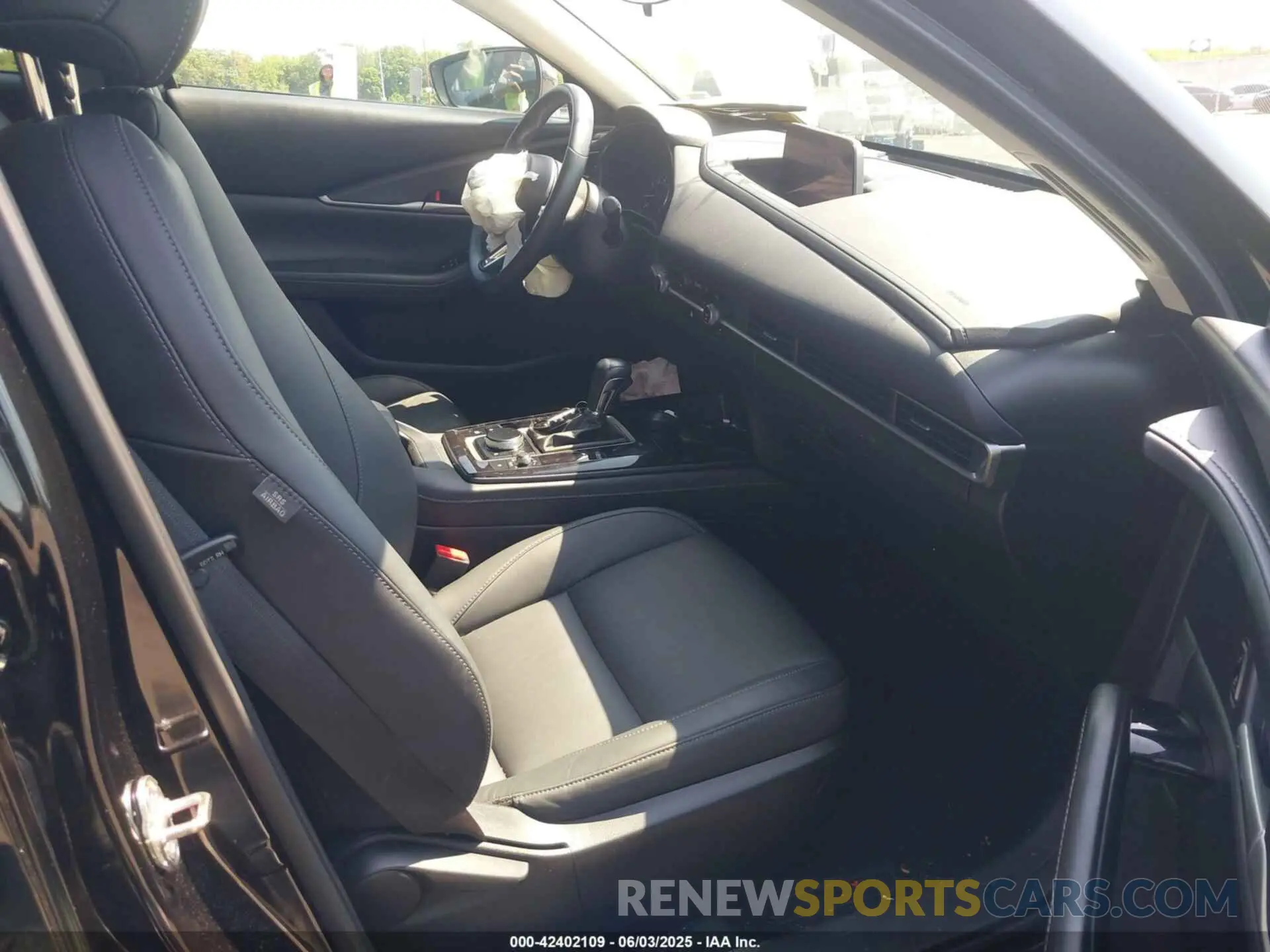 5 Photograph of a damaged car 3MVDMBBM3RM635109 MAZDA CX-30 2024