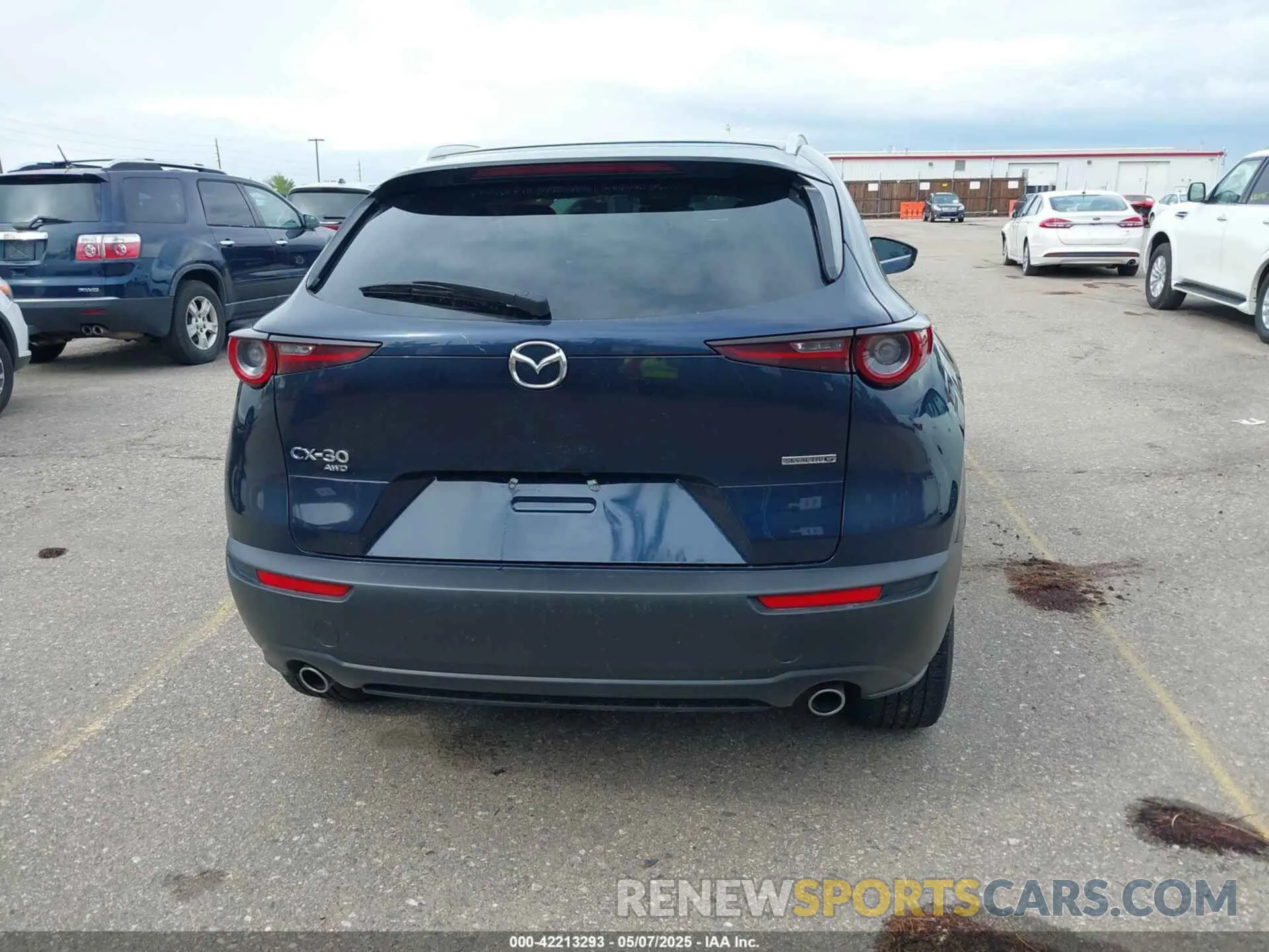 16 Photograph of a damaged car 3MVDMBBM3RM655084 MAZDA CX-30 2024