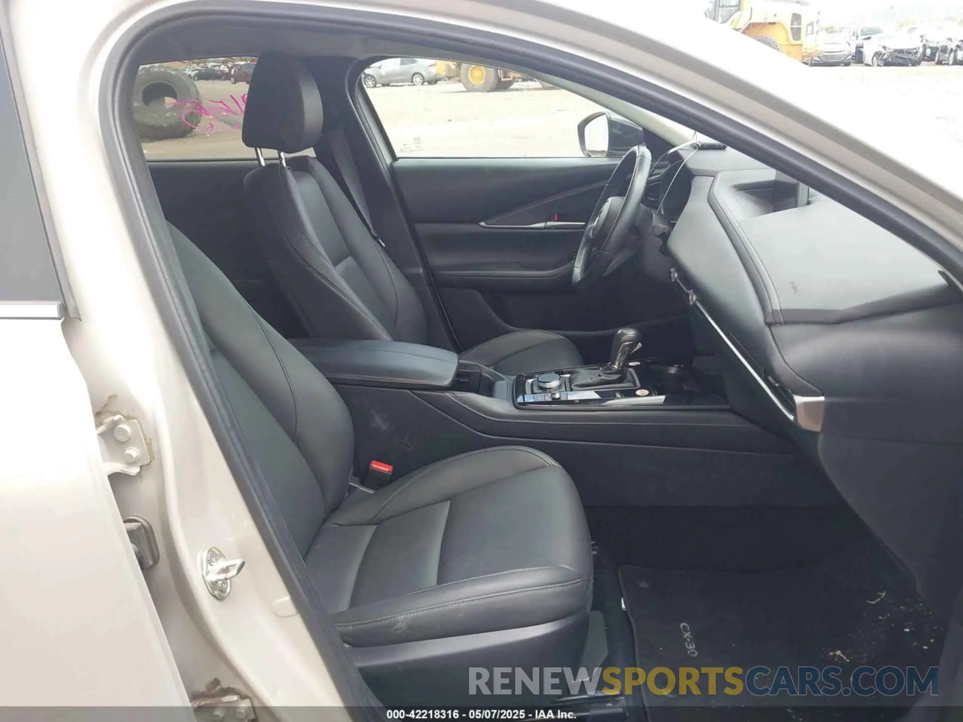 5 Photograph of a damaged car 3MVDMBBM3RM657918 MAZDA CX-30 2024