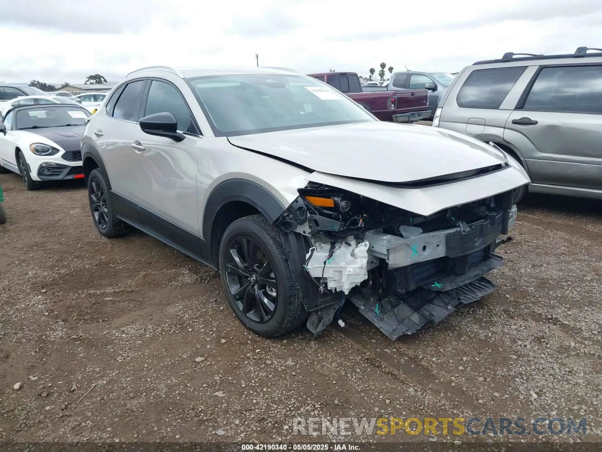 1 Photograph of a damaged car 3MVDMBBM3RM664352 MAZDA CX-30 2024