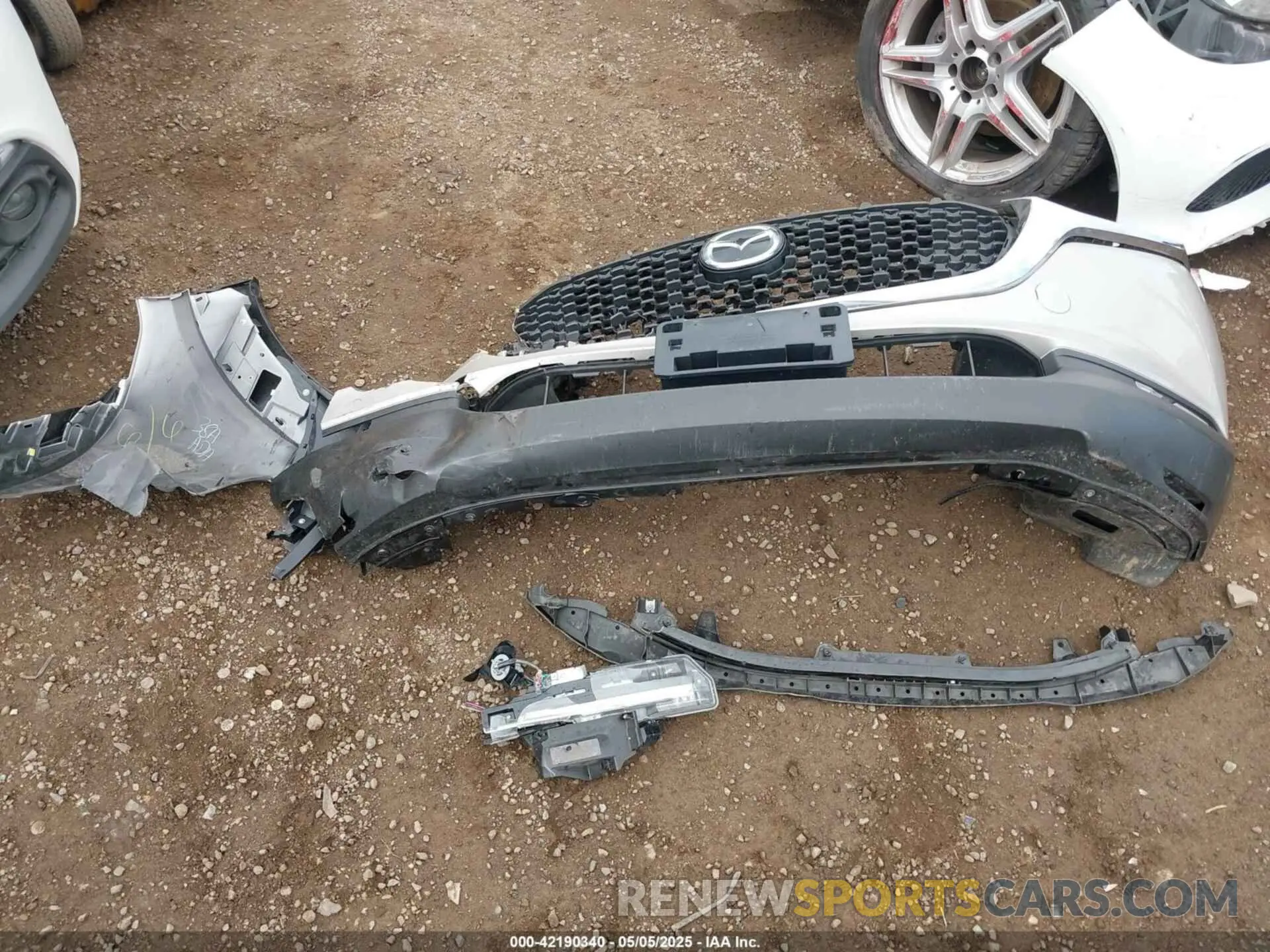 12 Photograph of a damaged car 3MVDMBBM3RM664352 MAZDA CX-30 2024
