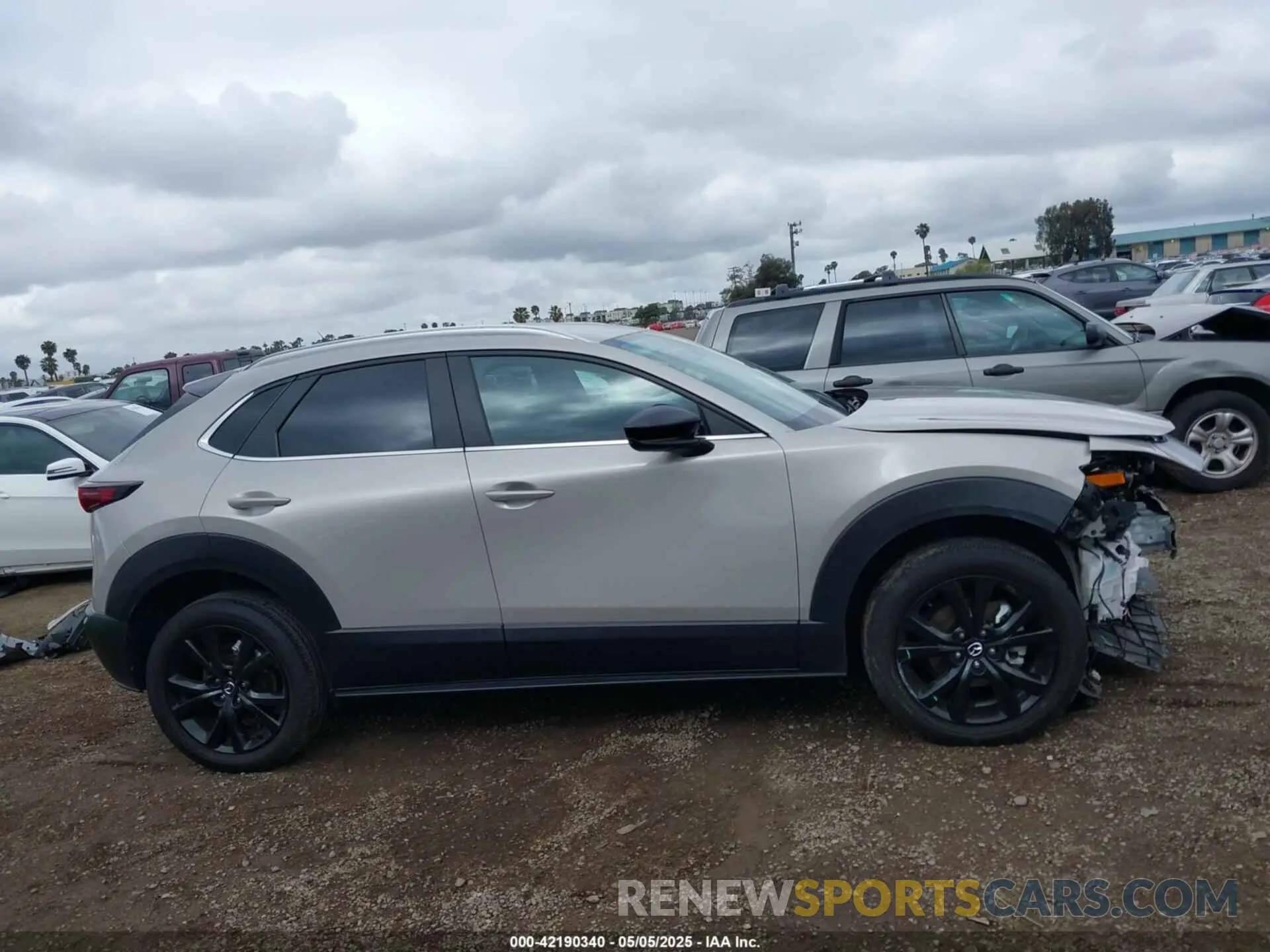 14 Photograph of a damaged car 3MVDMBBM3RM664352 MAZDA CX-30 2024