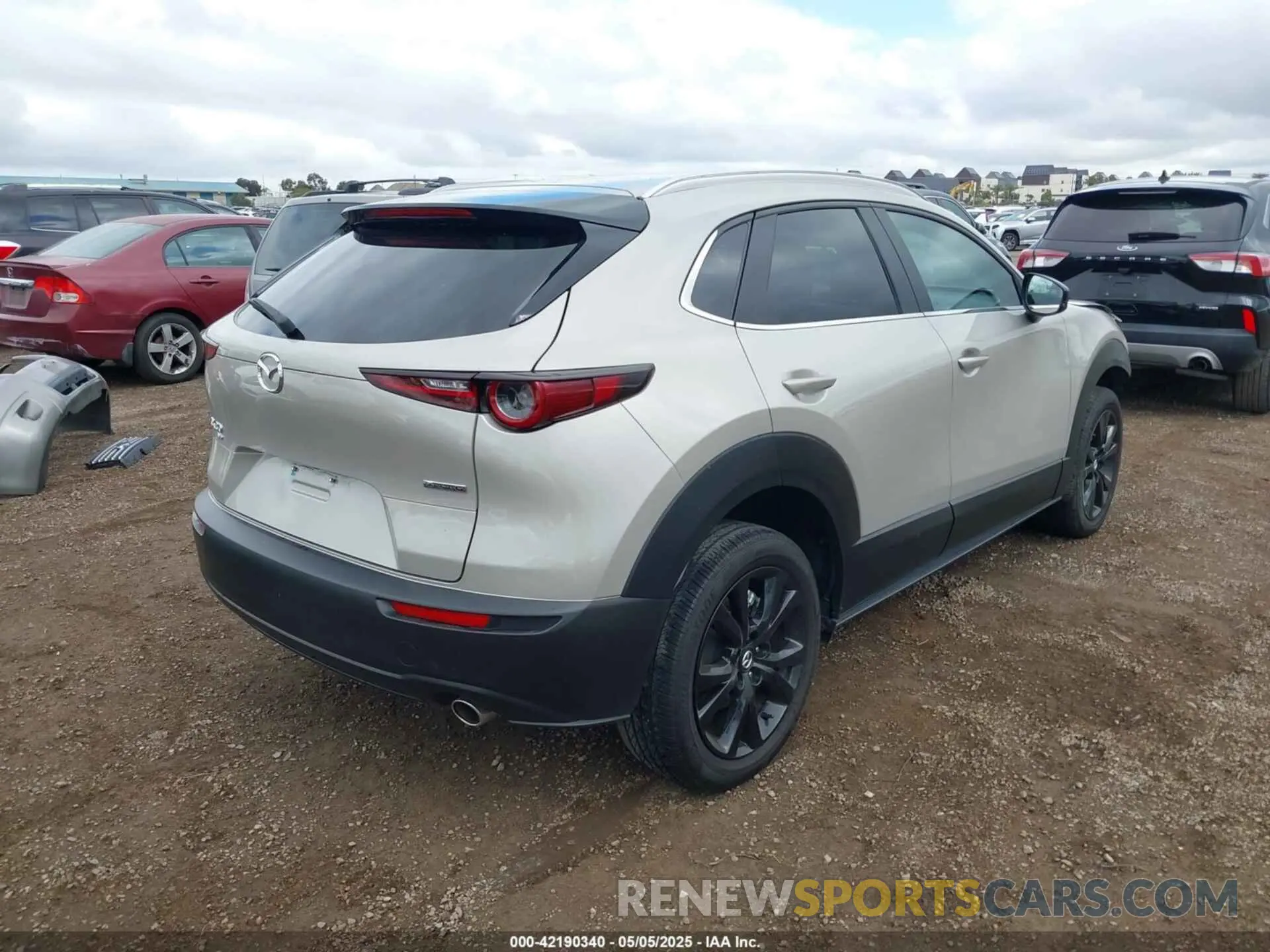 4 Photograph of a damaged car 3MVDMBBM3RM664352 MAZDA CX-30 2024