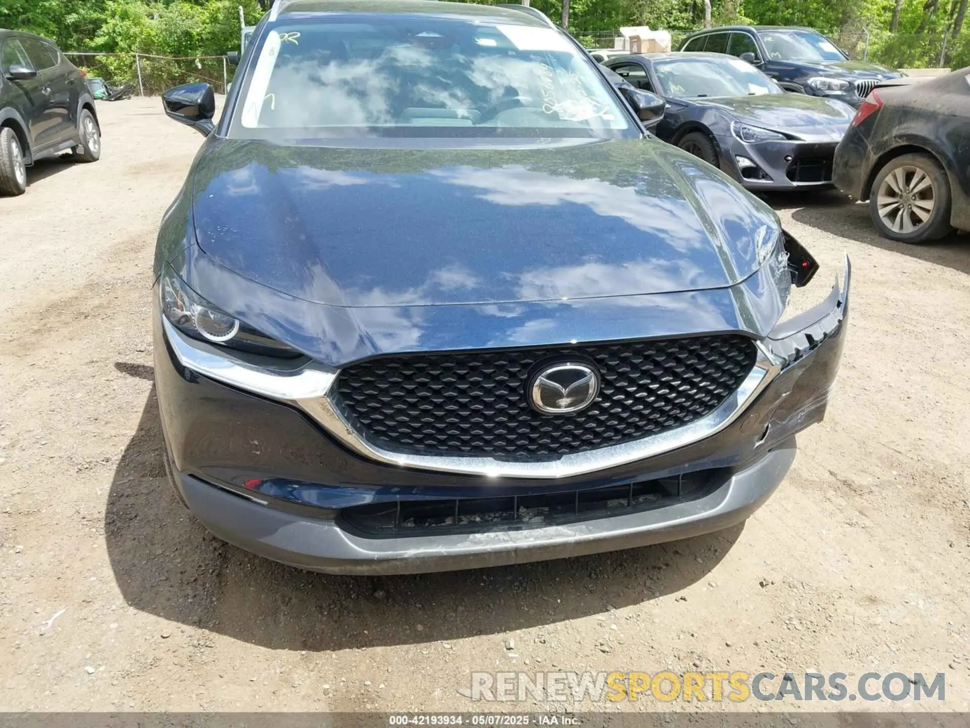 11 Photograph of a damaged car 3MVDMBBM3RM692815 MAZDA CX-30 2024