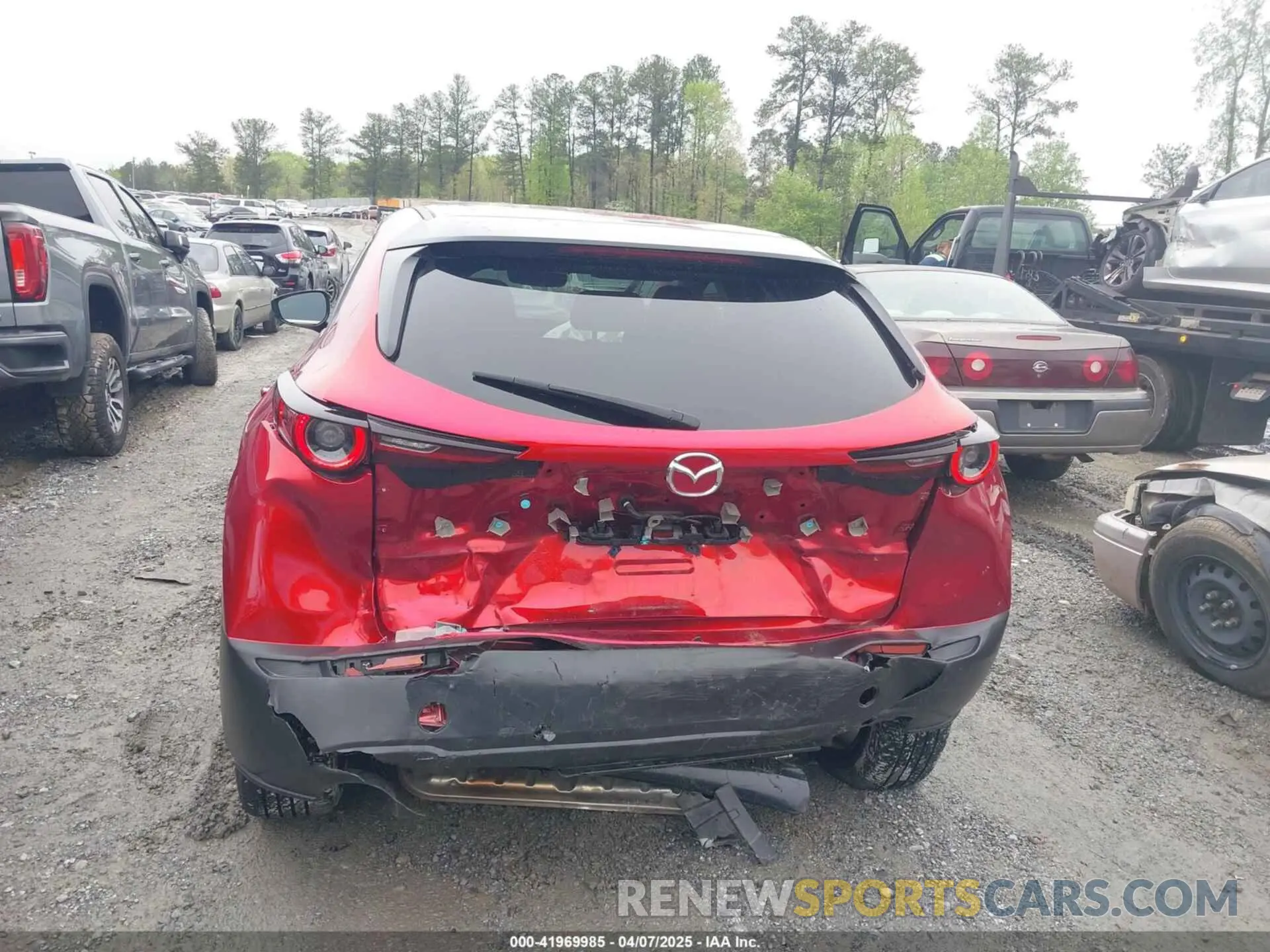 16 Photograph of a damaged car 3MVDMBBM4RM636723 MAZDA CX-30 2024