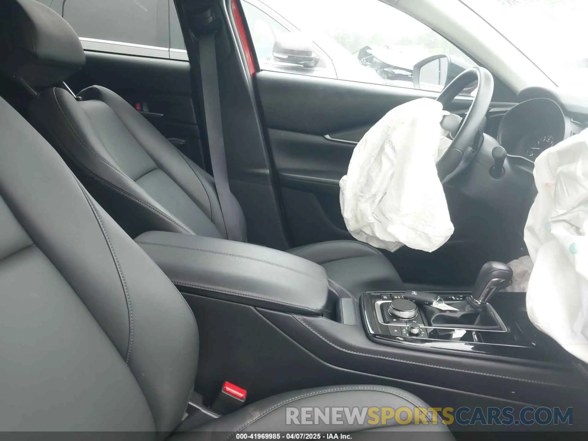 5 Photograph of a damaged car 3MVDMBBM4RM636723 MAZDA CX-30 2024