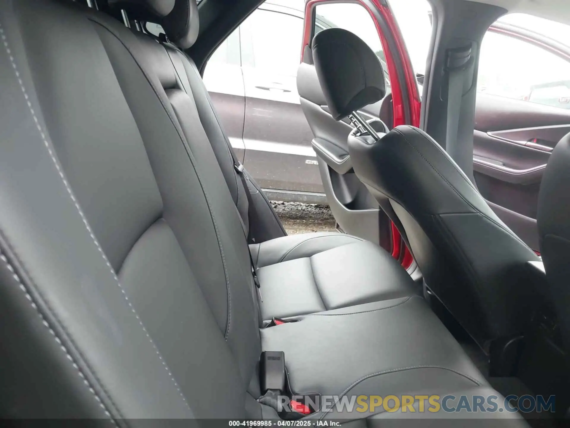 8 Photograph of a damaged car 3MVDMBBM4RM636723 MAZDA CX-30 2024
