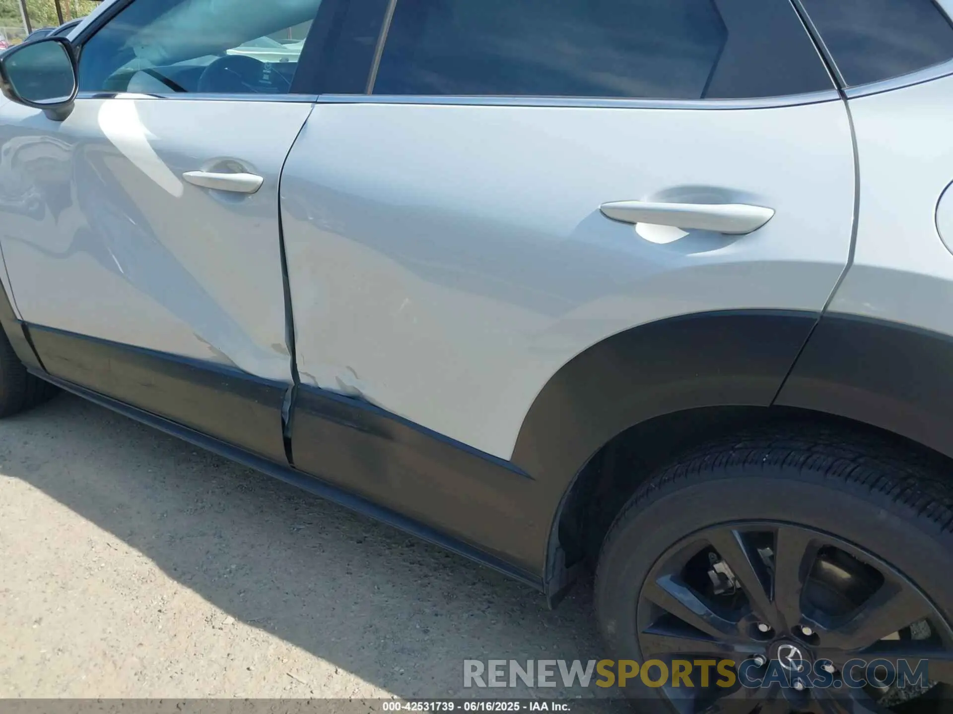 6 Photograph of a damaged car 3MVDMBBM4RM693570 MAZDA CX-30 2024