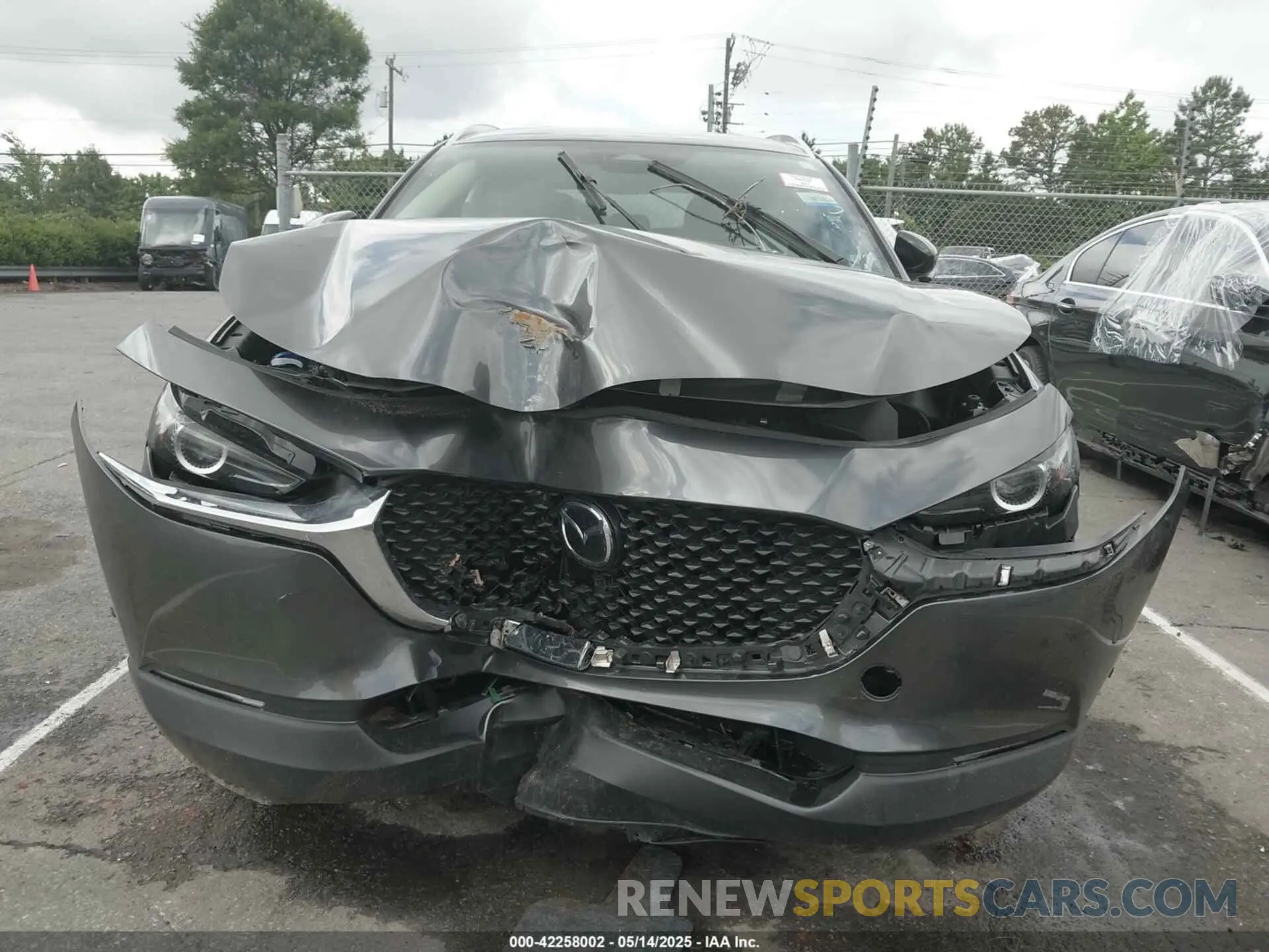12 Photograph of a damaged car 3MVDMBBM5RM682867 MAZDA CX-30 2024