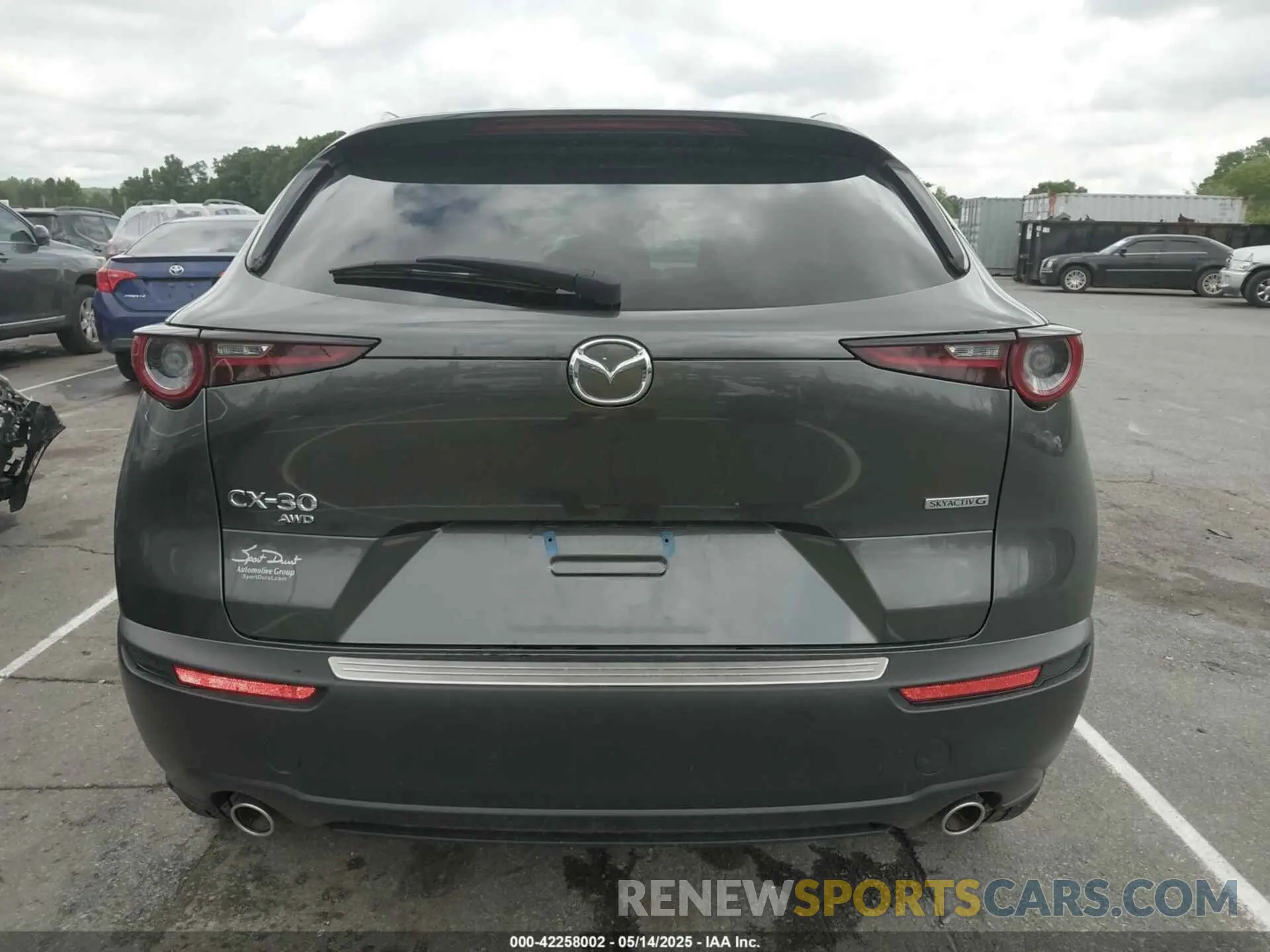 16 Photograph of a damaged car 3MVDMBBM5RM682867 MAZDA CX-30 2024