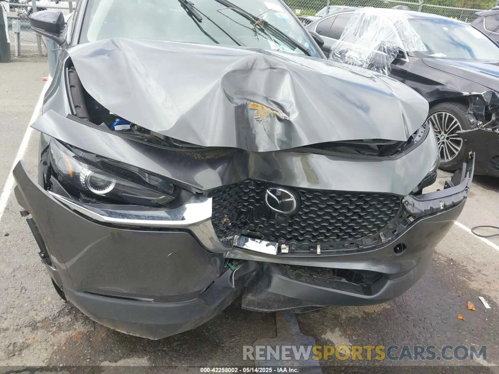 6 Photograph of a damaged car 3MVDMBBM5RM682867 MAZDA CX-30 2024