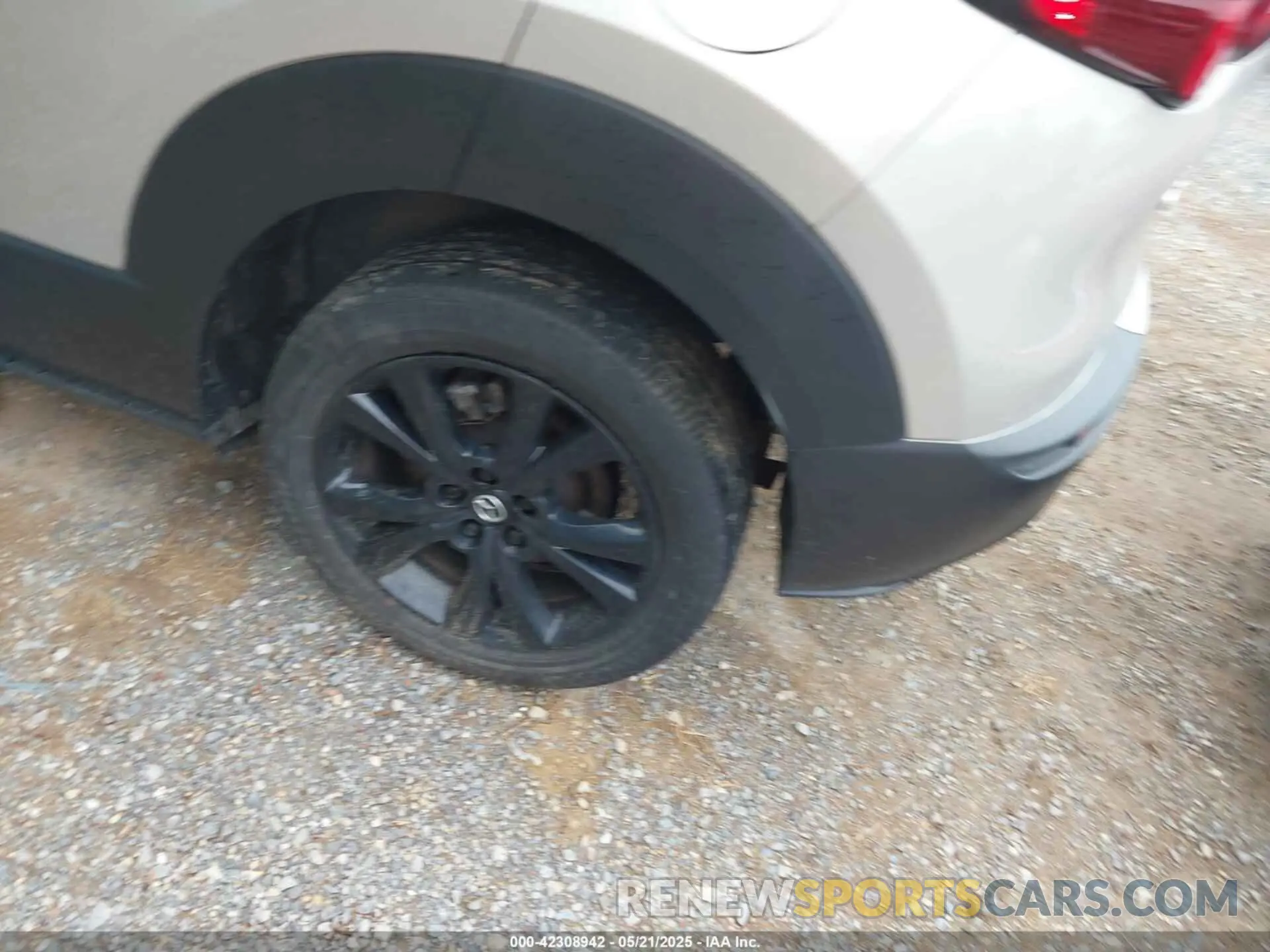 12 Photograph of a damaged car 3MVDMBBM6RM618305 MAZDA CX-30 2024