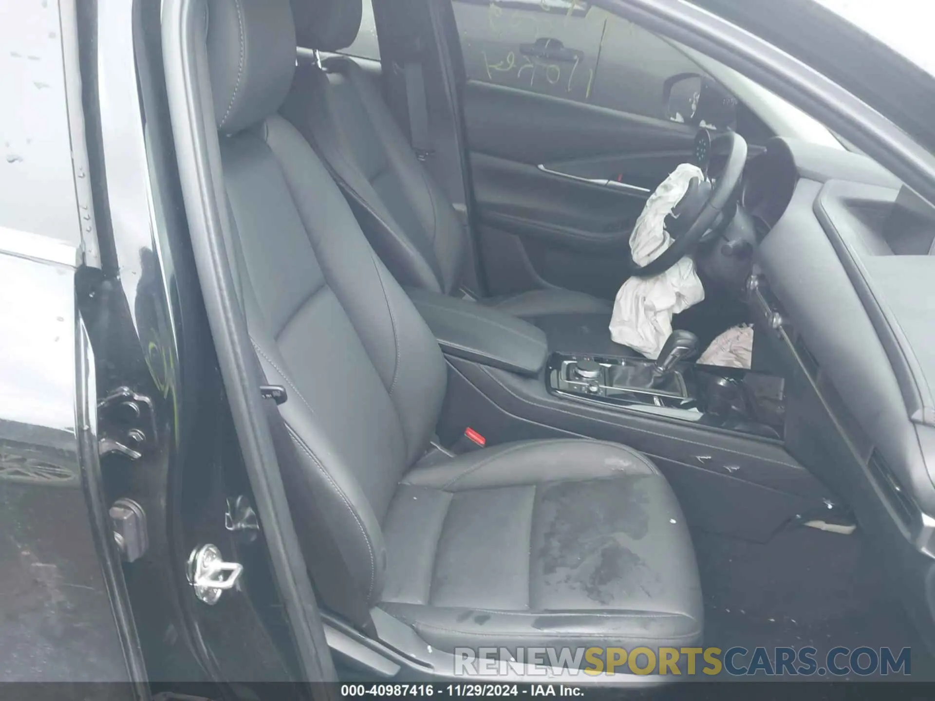 5 Photograph of a damaged car 3MVDMBBM7RM637249 MAZDA CX-30 2024